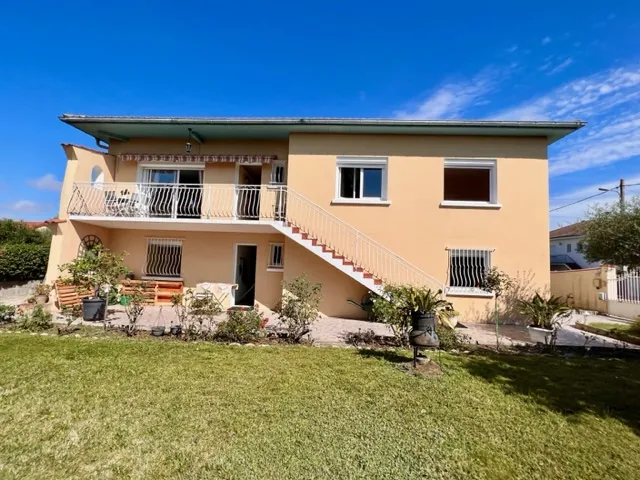 Belle maison à vendre à Barbazan-Debat avec vue sur les Pyrénées