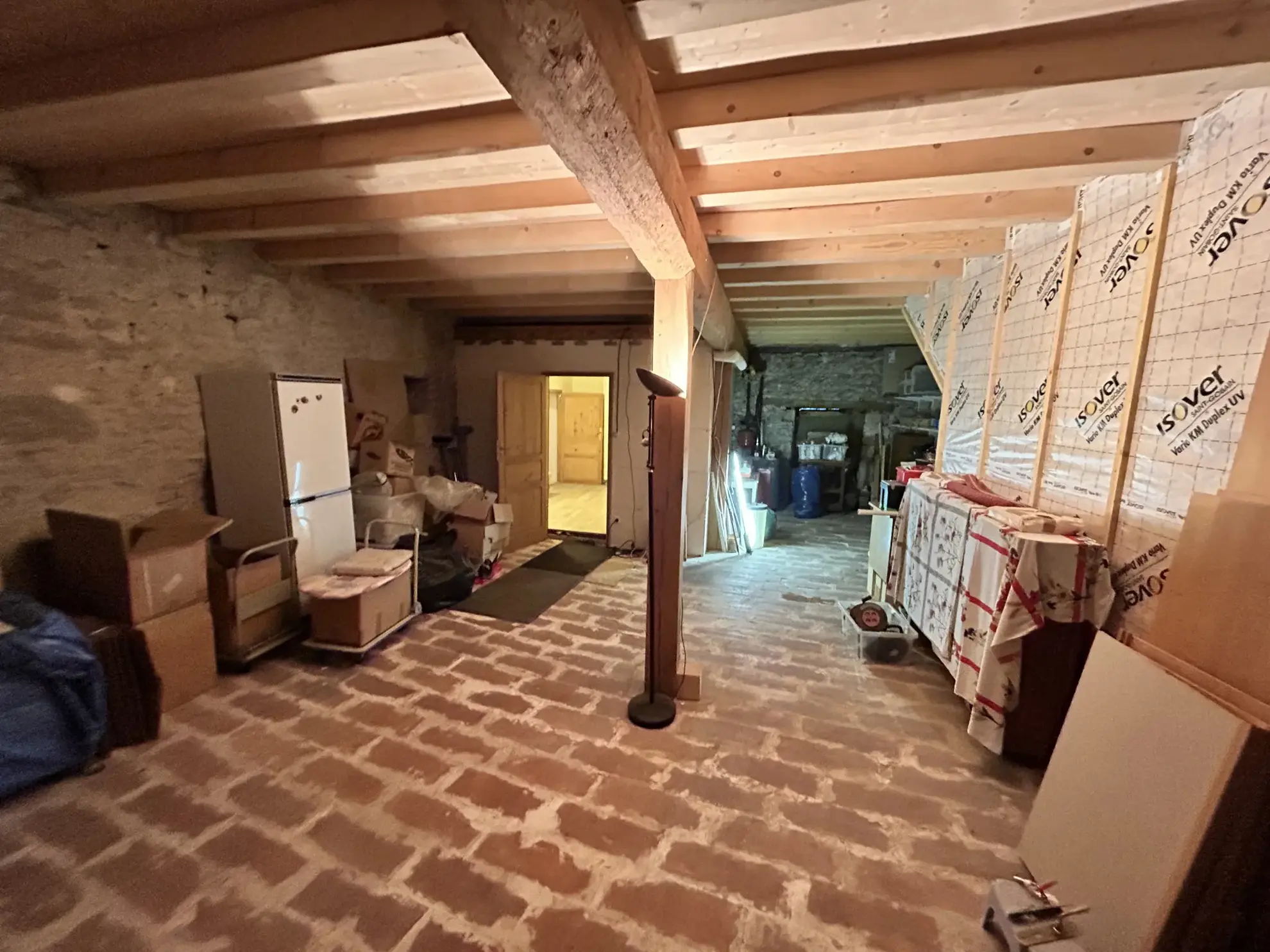 Maison de village avec grange à Montbard, proche gare TGV, à rénover 