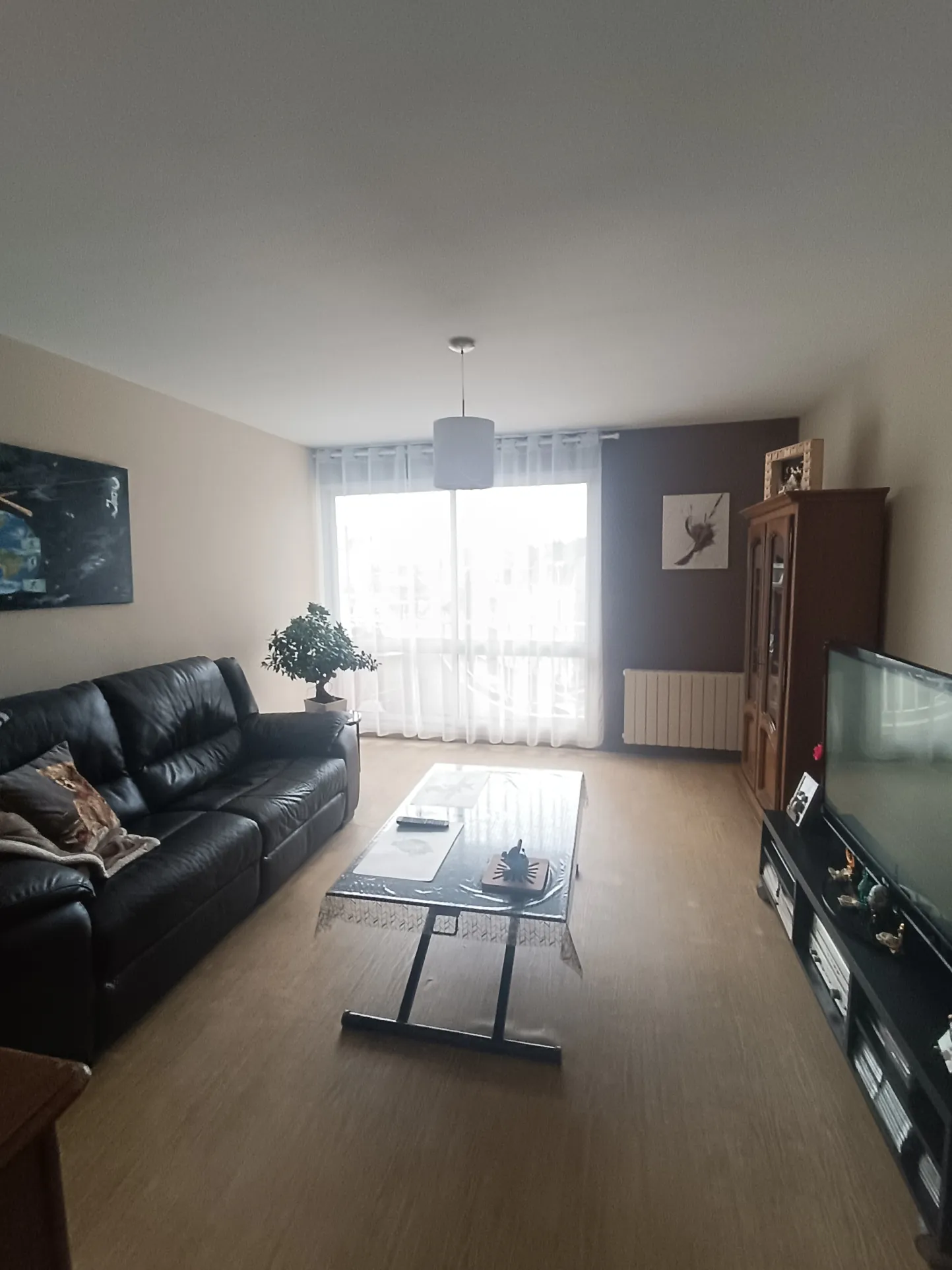 Appartements F2 à Vierzon avec balcon, garage et cave – Investissement locatif stable 