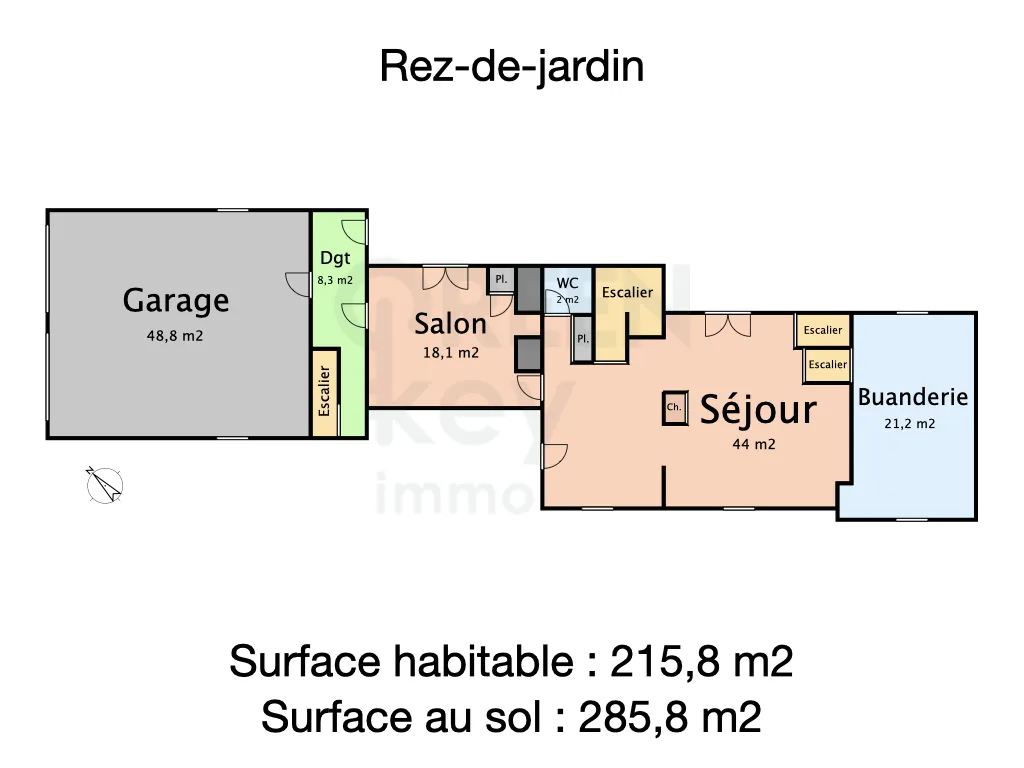 Maison de 215 m² avec piscine et grand terrain à Saint-Martin-des-Champs (89170) 