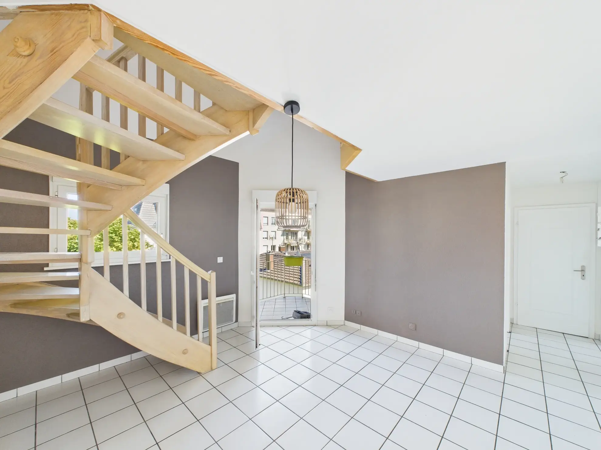 Appartement duplex 2/3 pièces à Village-Neuf avec garage et balcon 