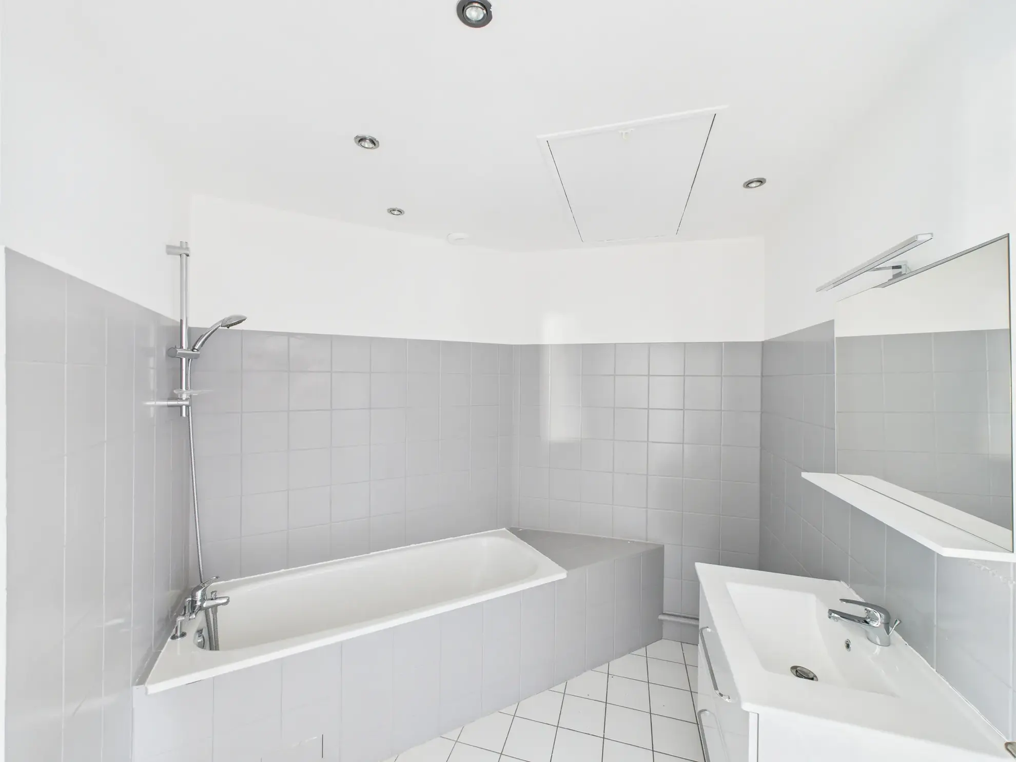 Appartement duplex 2/3 pièces à Village-Neuf avec garage et balcon 