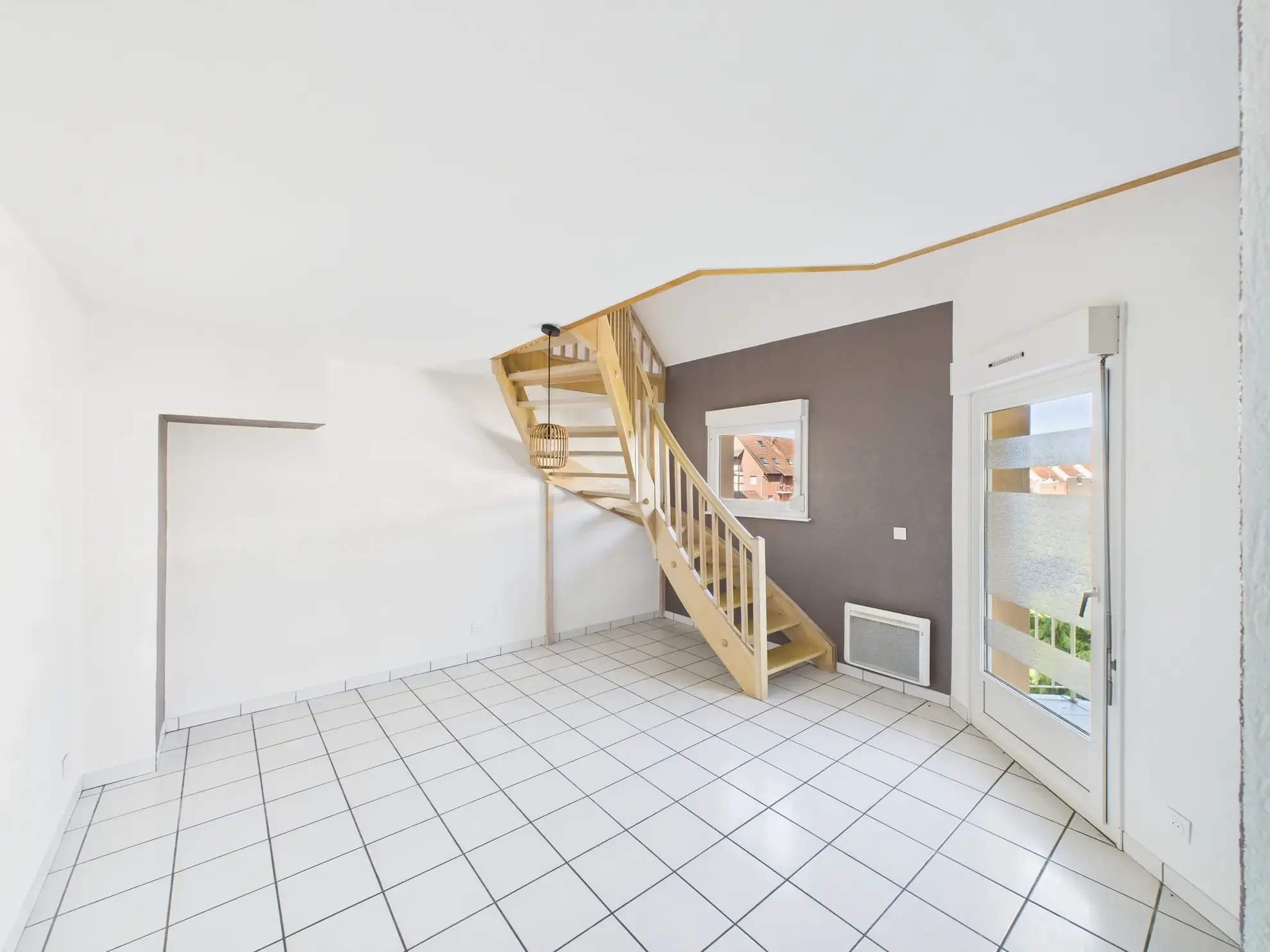 Appartement duplex 2/3 pièces à Village-Neuf avec garage et balcon 