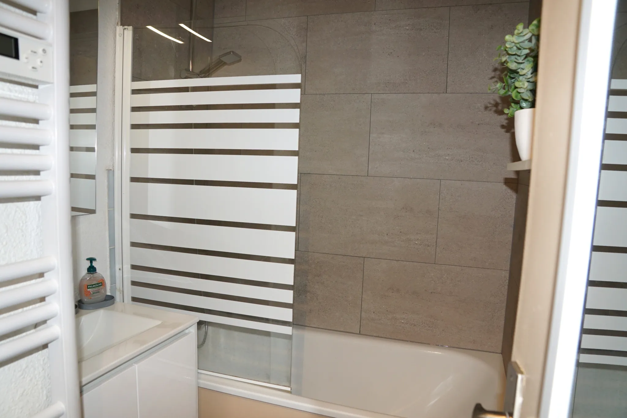 Appartement de 28 m² avec parking et terrasse à Cavalaire-sur-Mer 