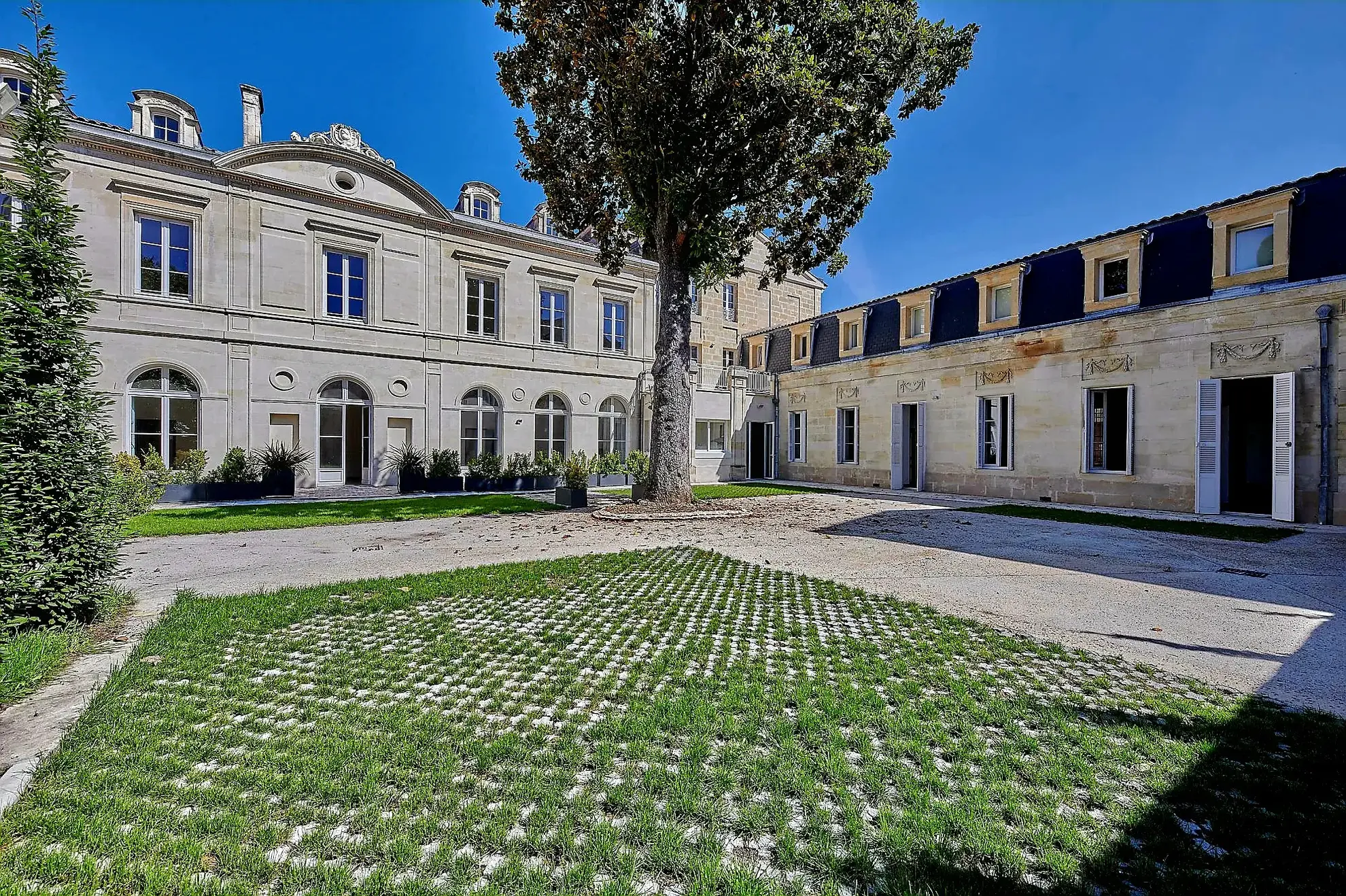 Appartement duplex de 76 m² dans hôtel particulier historique à Libourne 