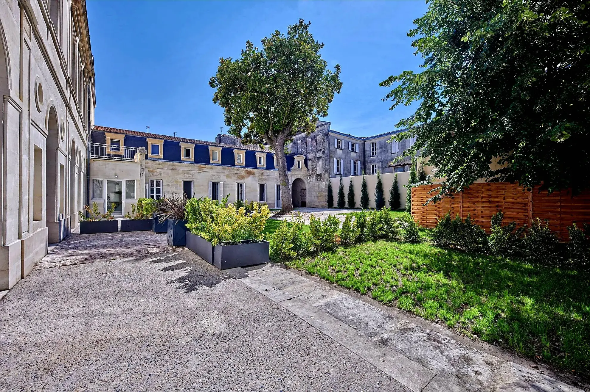 Appartement duplex de 76 m² dans hôtel particulier historique à Libourne 