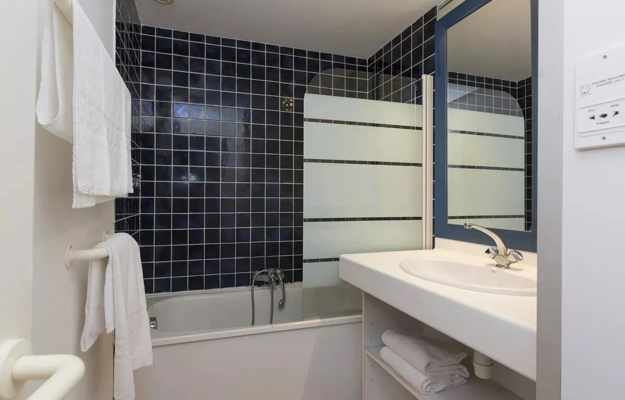 Investissement immobilier en résidence touristique à Sartène - Appartement avec terrasse et grande piscine 