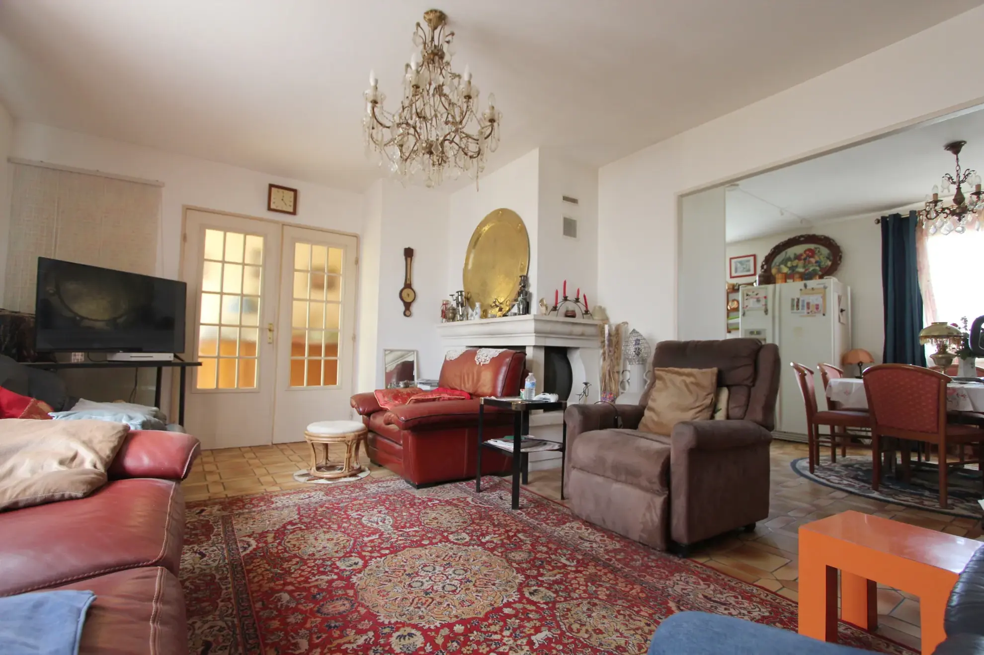 Maison 5 chambres avec jardin et garage à Niort dans un quartier paisible 