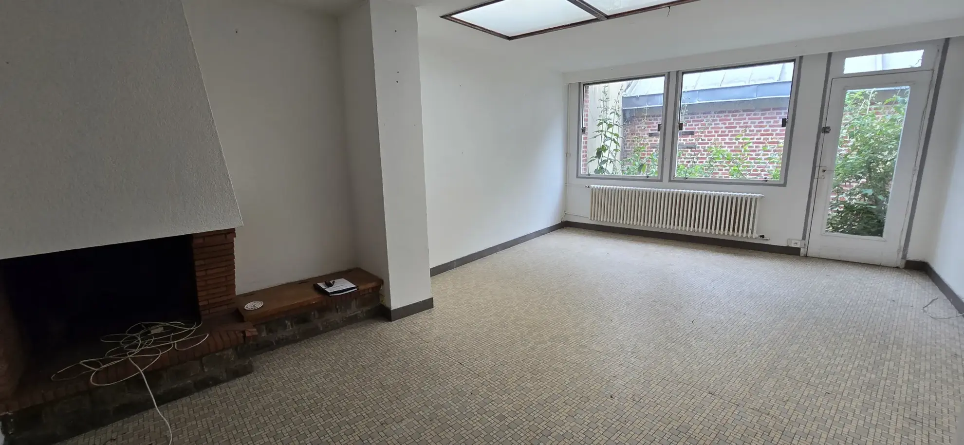 Maison de ville à vendre à Abbeville avec cour — Investissement ou résidence principale