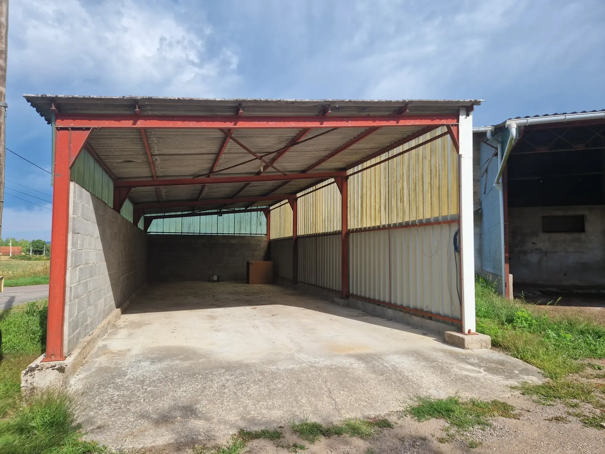 Achat corps de ferme à Curgy avec maison, écurie et terrain de 6510 m² 