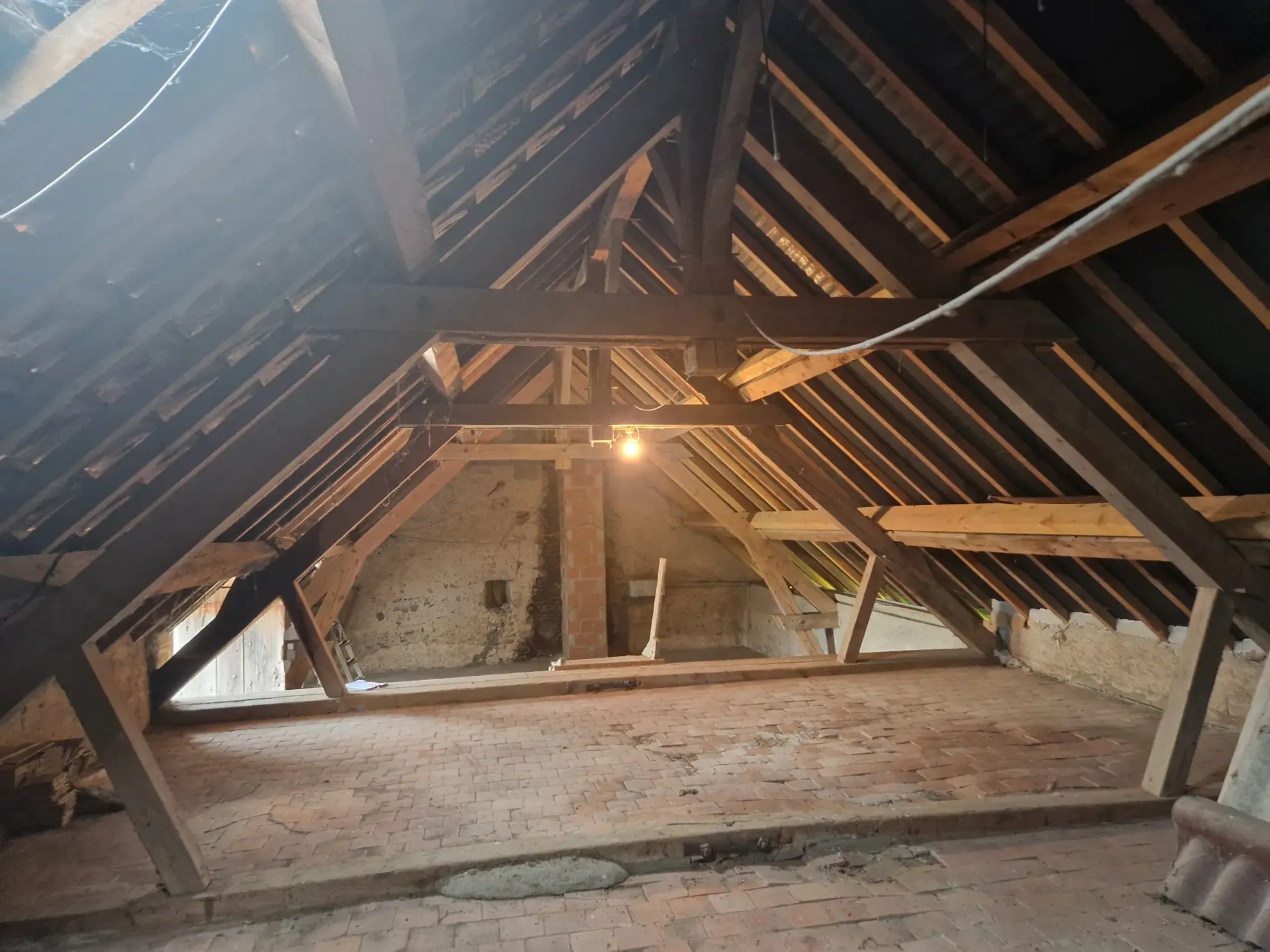 Achat corps de ferme à Curgy avec maison, écurie et terrain de 6510 m² 