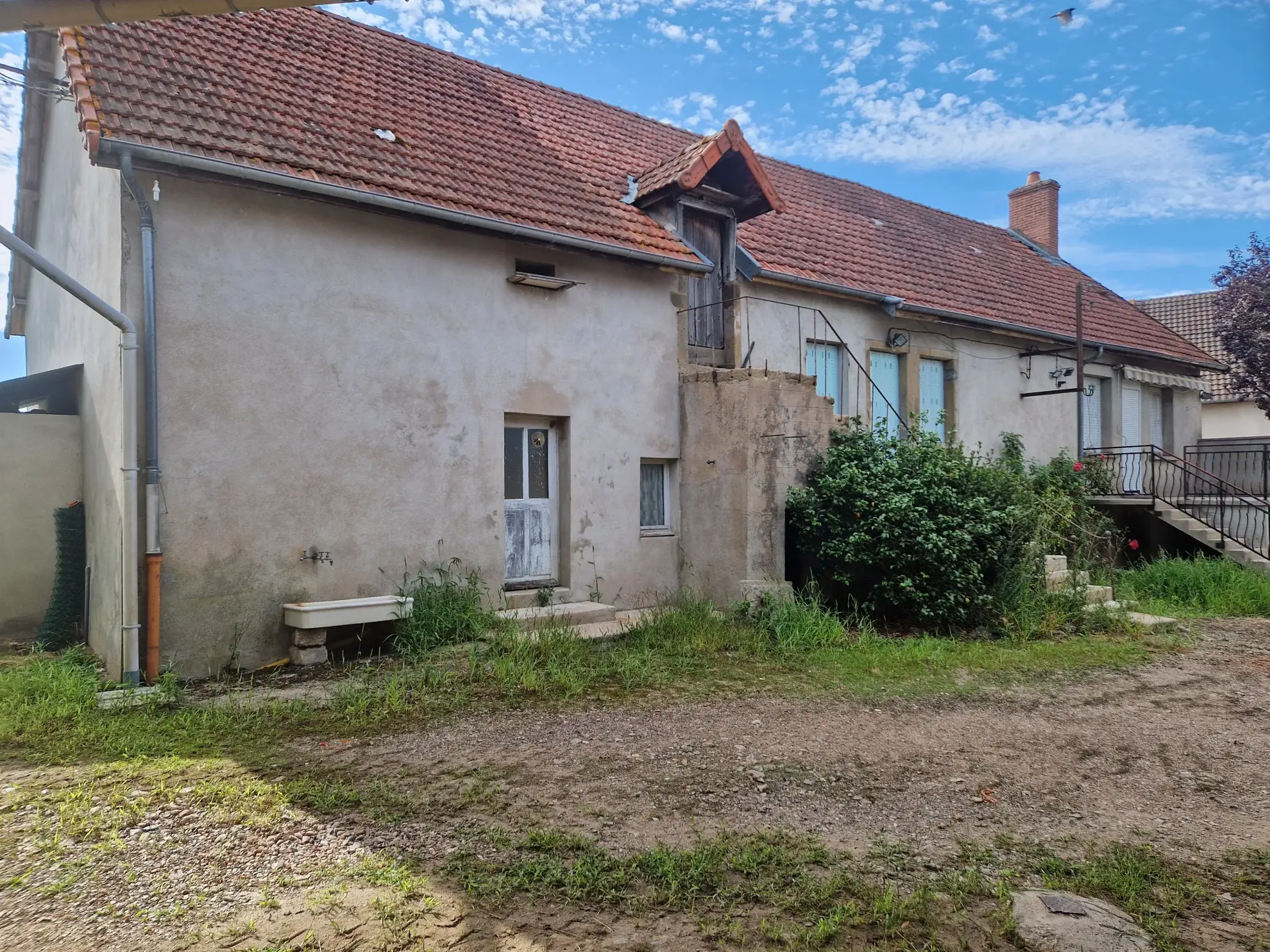 Achat corps de ferme à Curgy avec maison, écurie et terrain de 6510 m² 