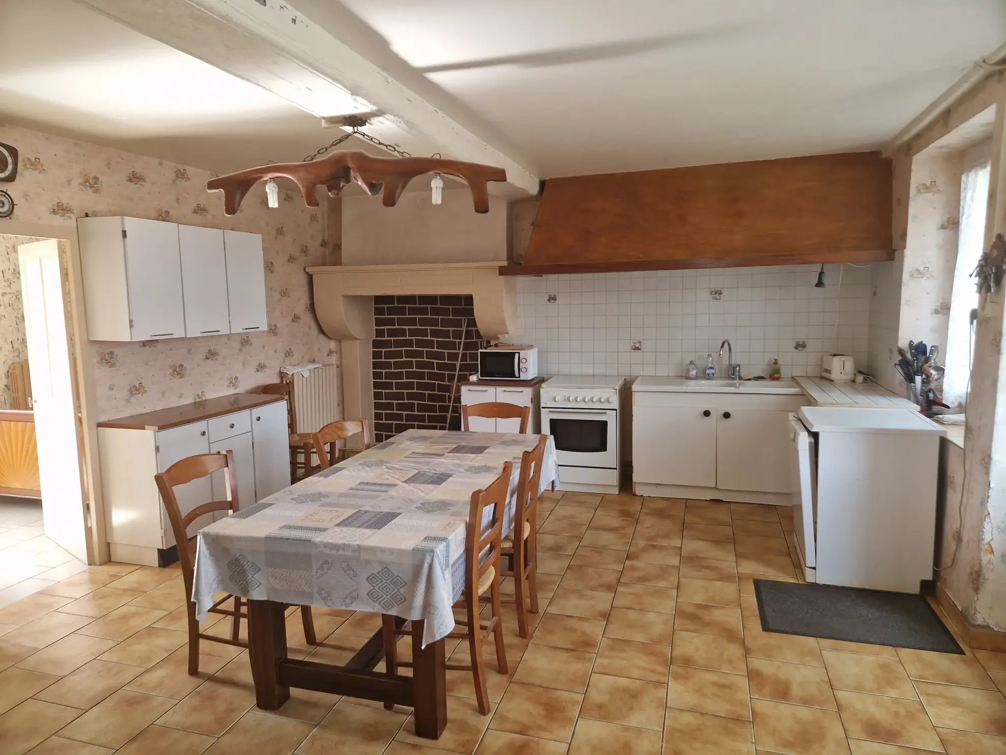 Achat corps de ferme à Curgy avec maison, écurie et terrain de 6510 m² 