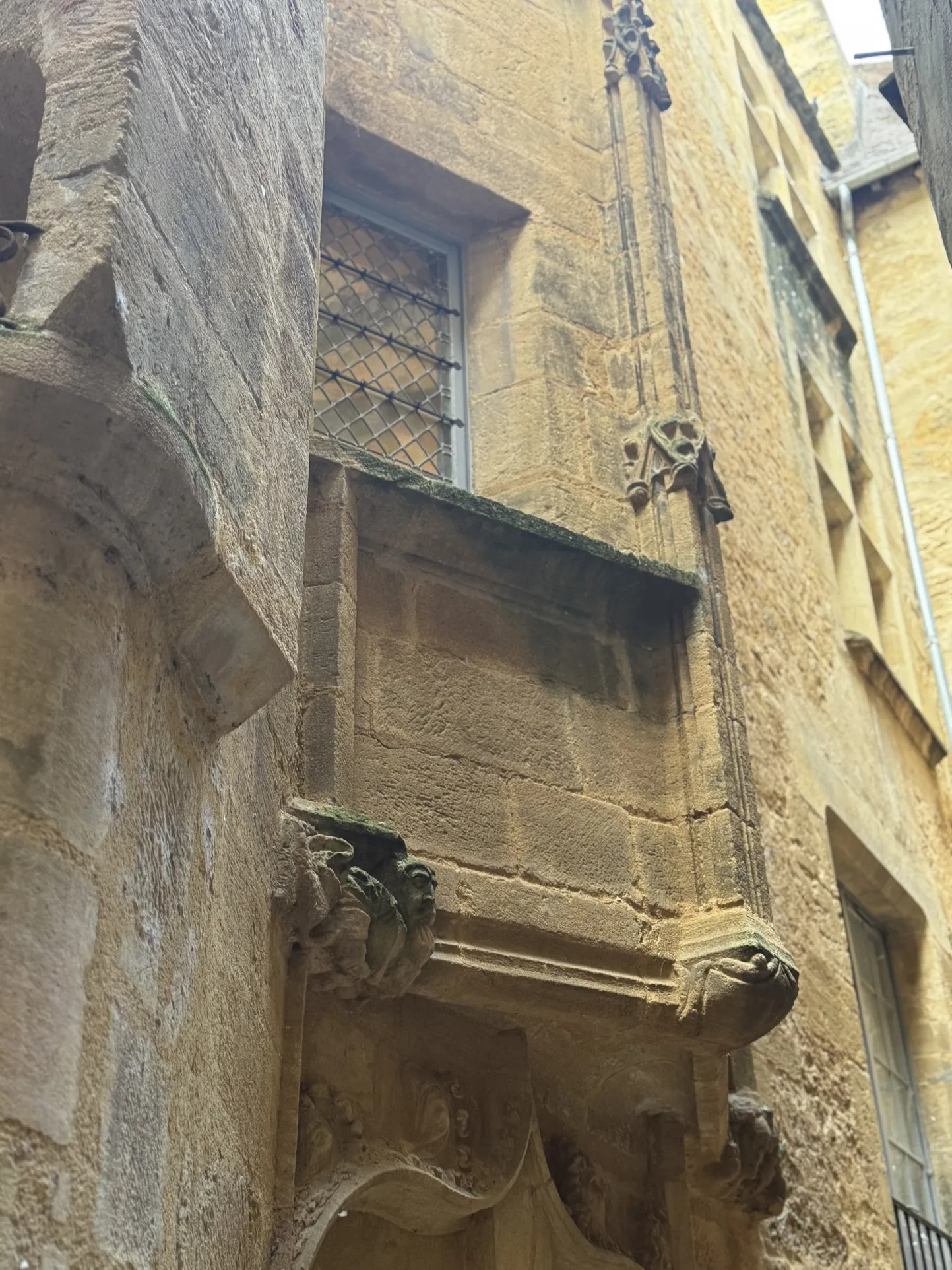 Bel appartement T2 dans le centre historique de Sarlat avec jardin et chauffage moderne 