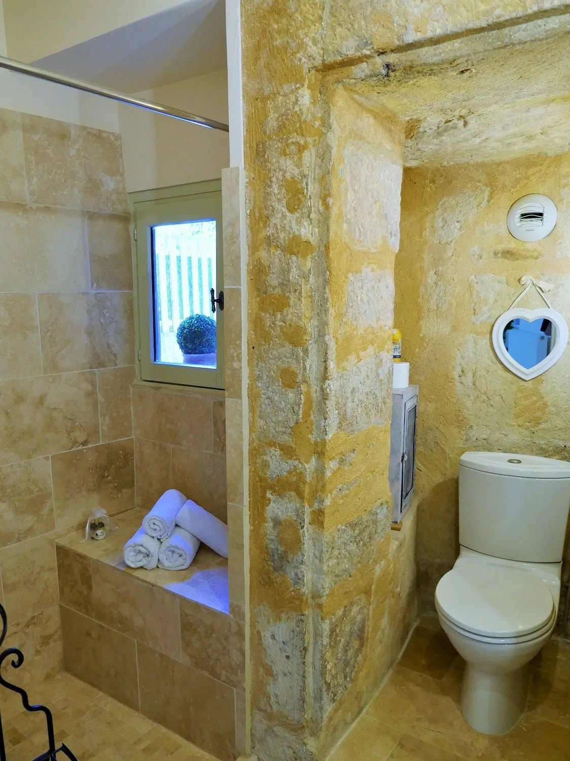 Bel appartement T2 dans le centre historique de Sarlat avec jardin et chauffage moderne 