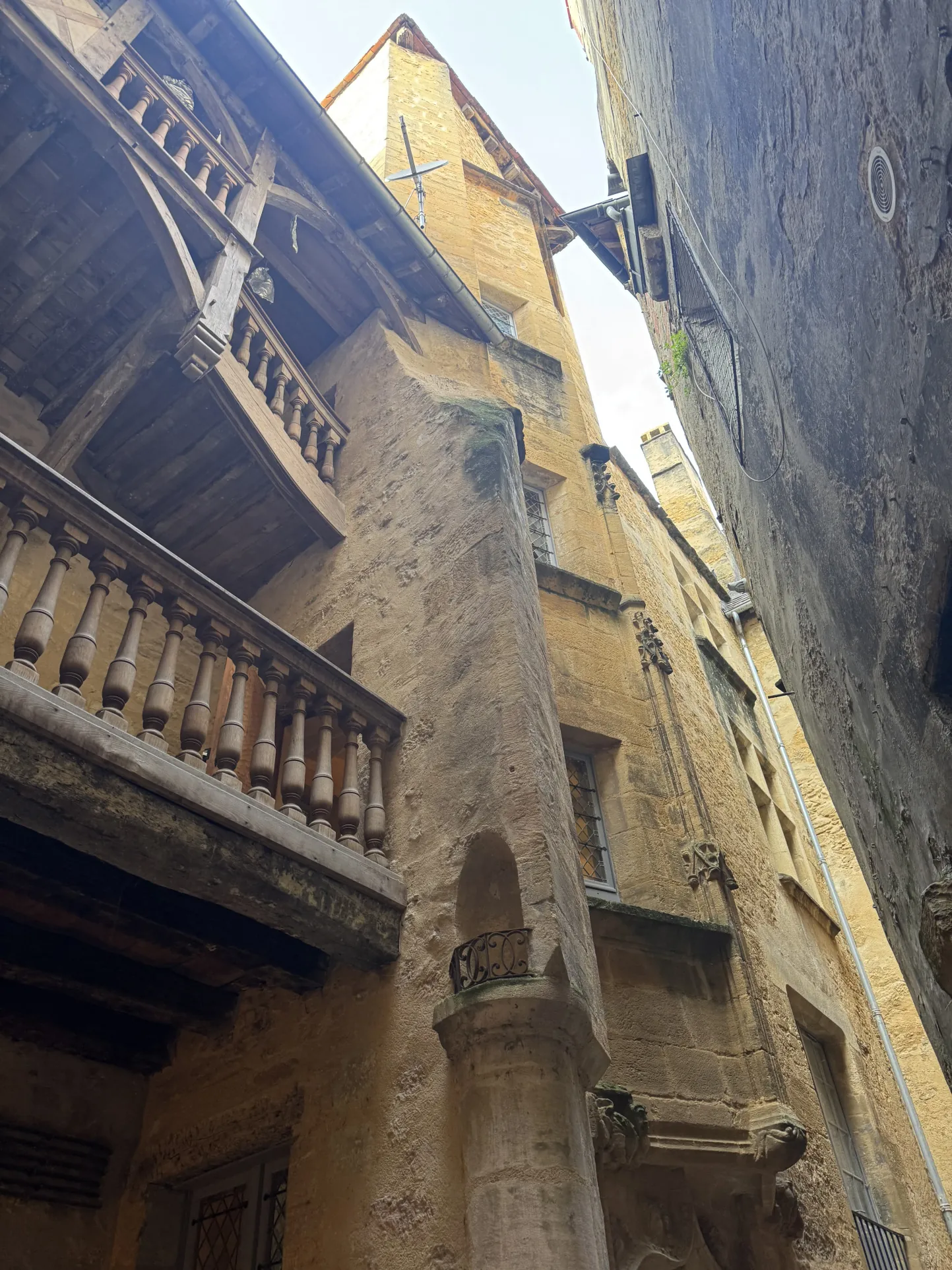 Bel appartement T2 dans le centre historique de Sarlat avec jardin et chauffage moderne 