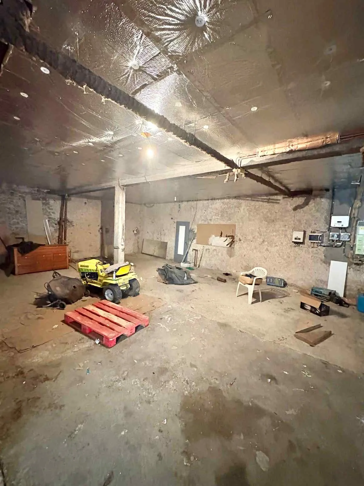 Grande maison familiale avec jardin et panneaux solaires à Chatel-Guyon 