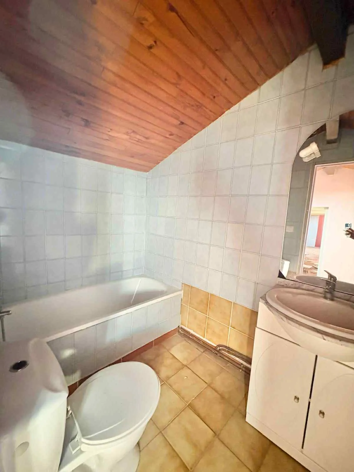 Grande maison familiale avec jardin et panneaux solaires à Chatel-Guyon 