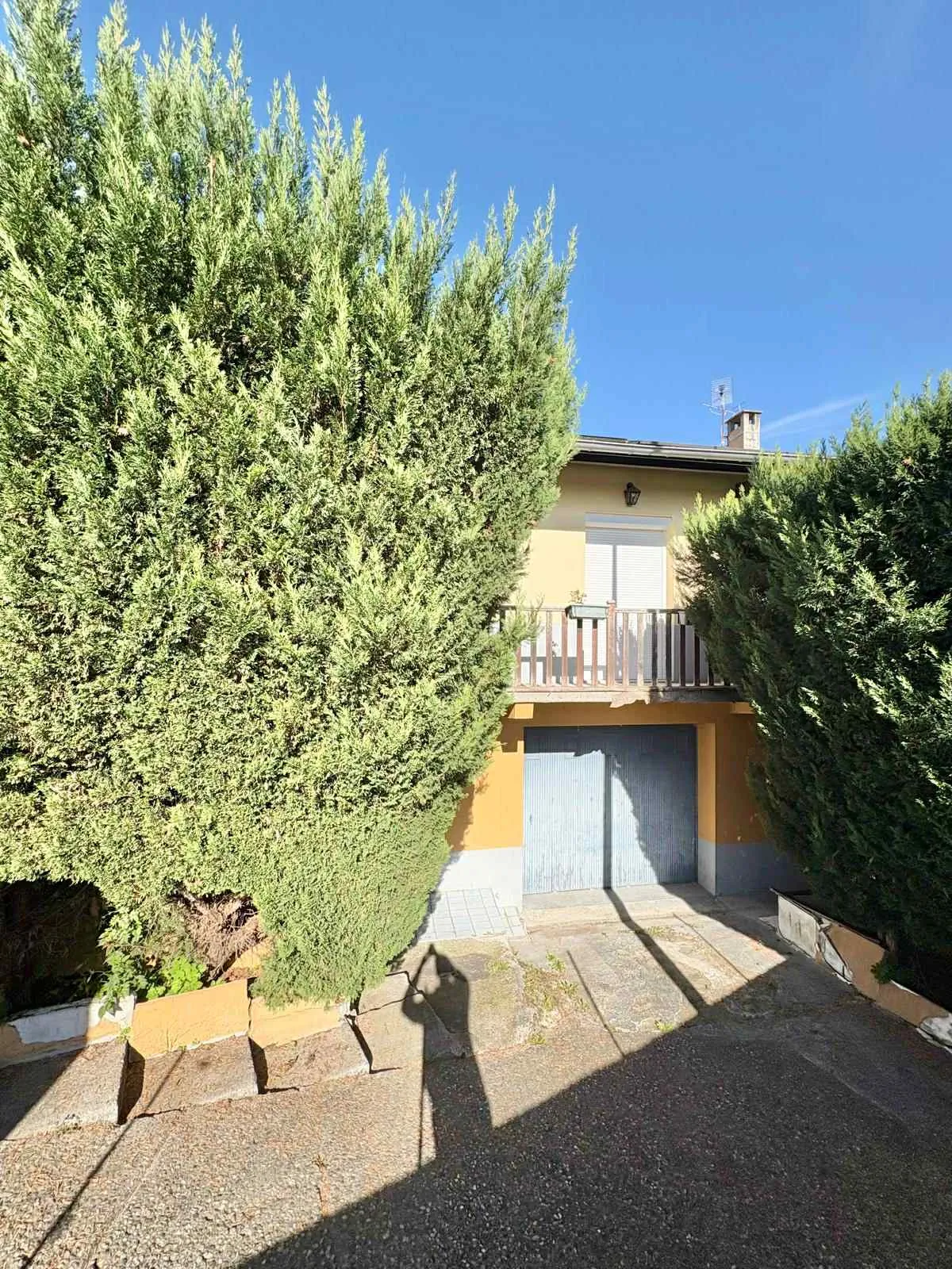 Grande maison familiale avec jardin et panneaux solaires à Chatel-Guyon 