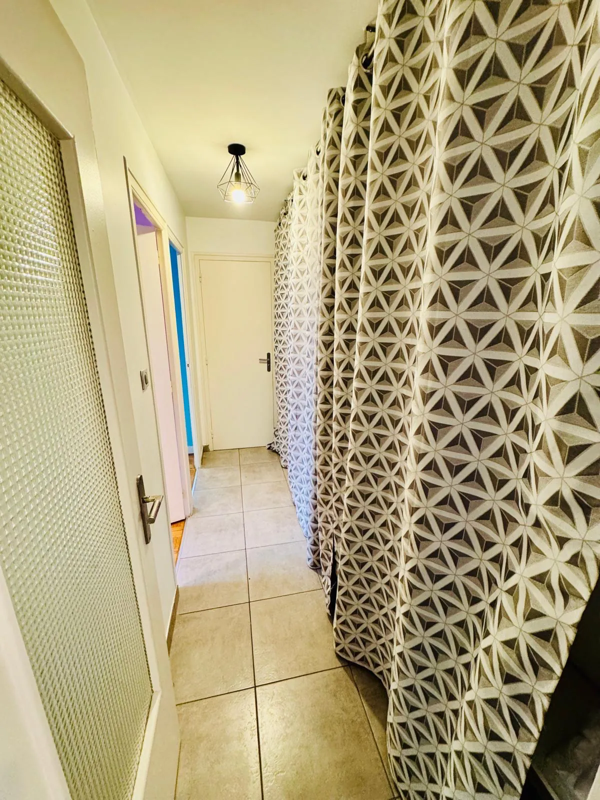 Bel appartement T5 à Grenoble Eaux Claires, 97 m², proche tram et commodités 