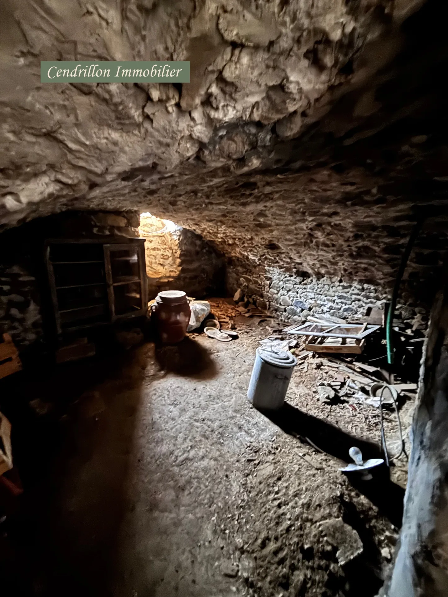 Maison à vendre à Azat Chatenet, 145 m² avec dépendances et jardin - Opportunité rare 