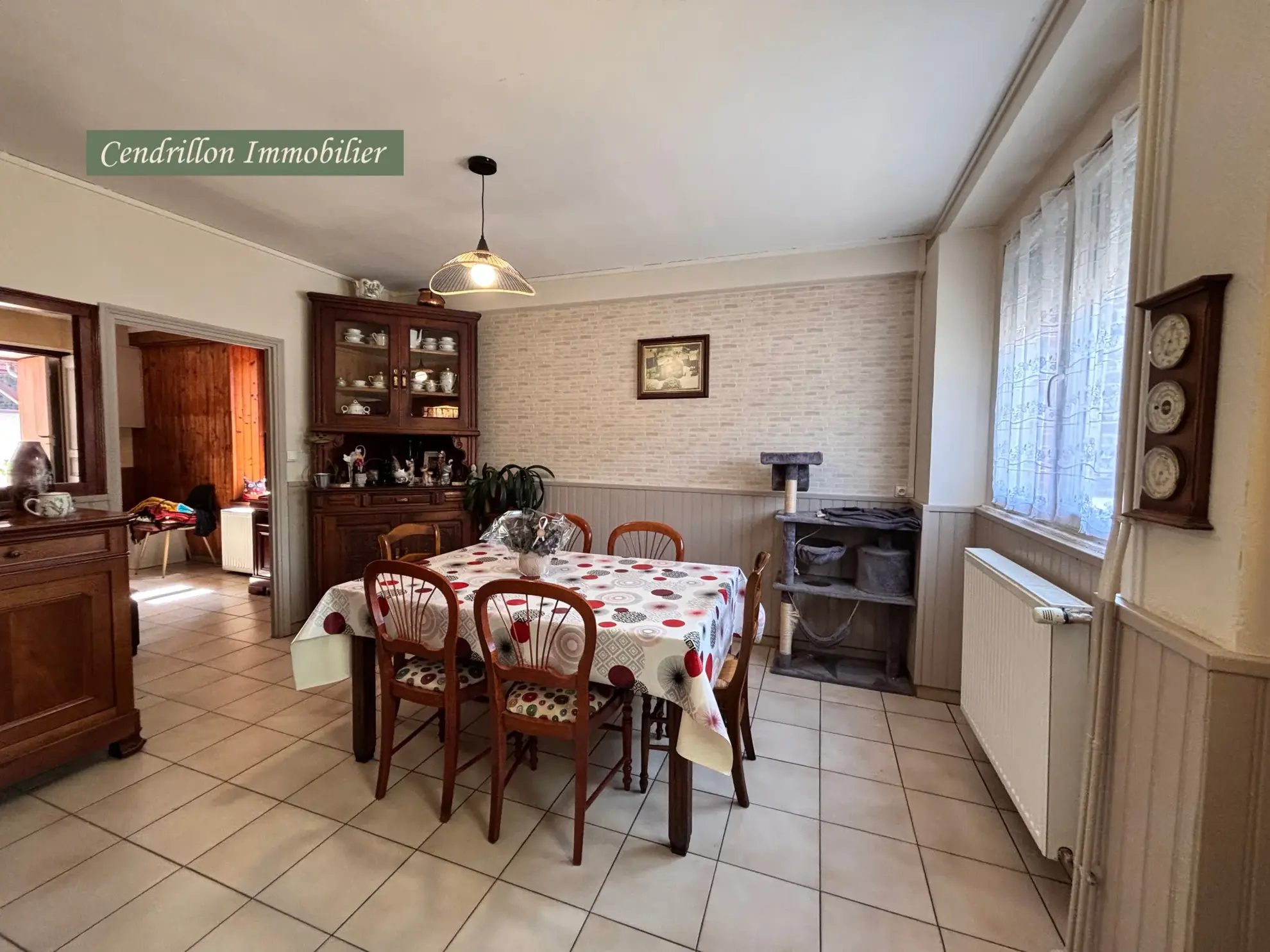 Maison à vendre à Azat Chatenet, 145 m² avec dépendances et jardin - Opportunité rare 