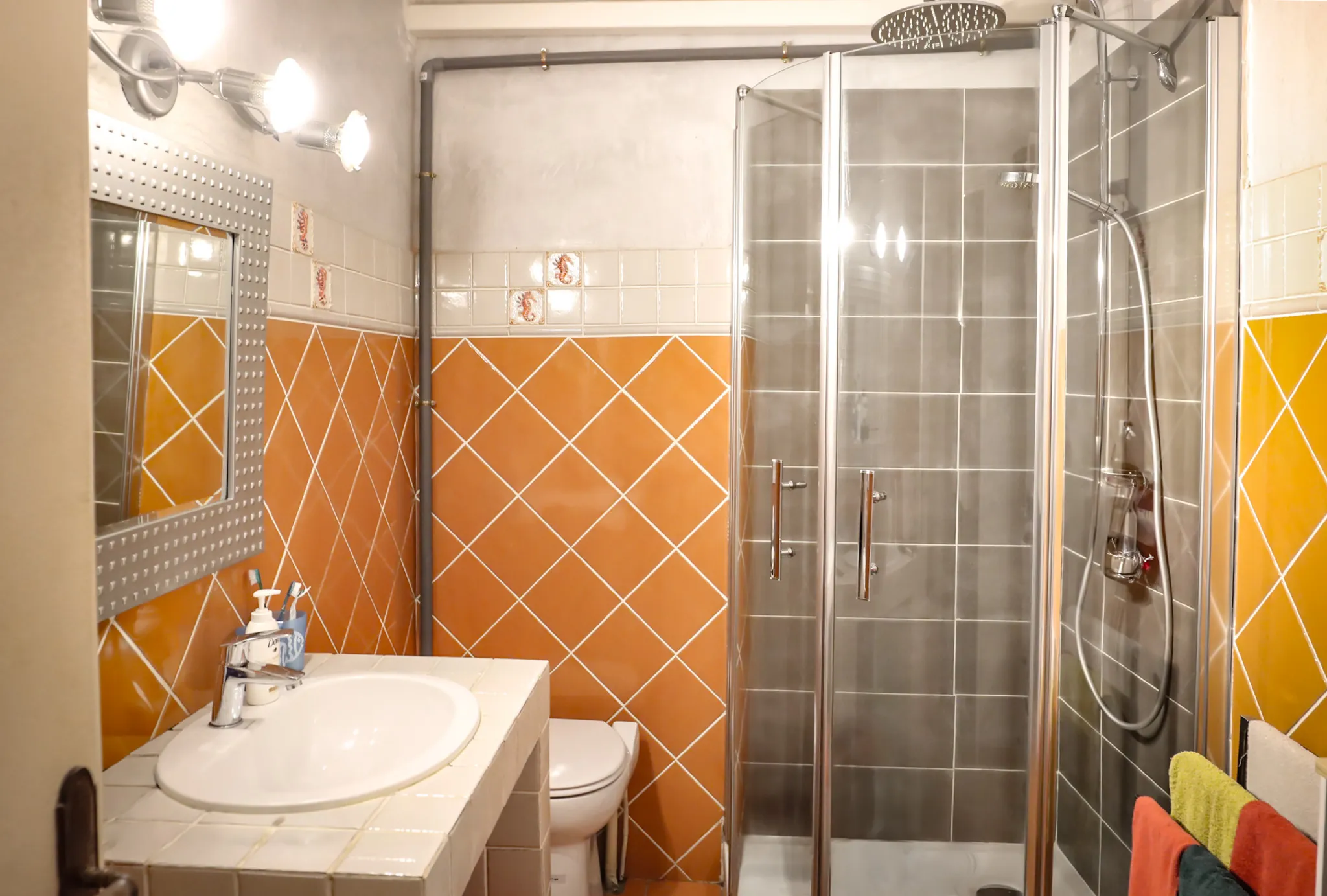 Appartement duplex avec local commercial et garage à Carcassonne — Investissement ou Professionnel 