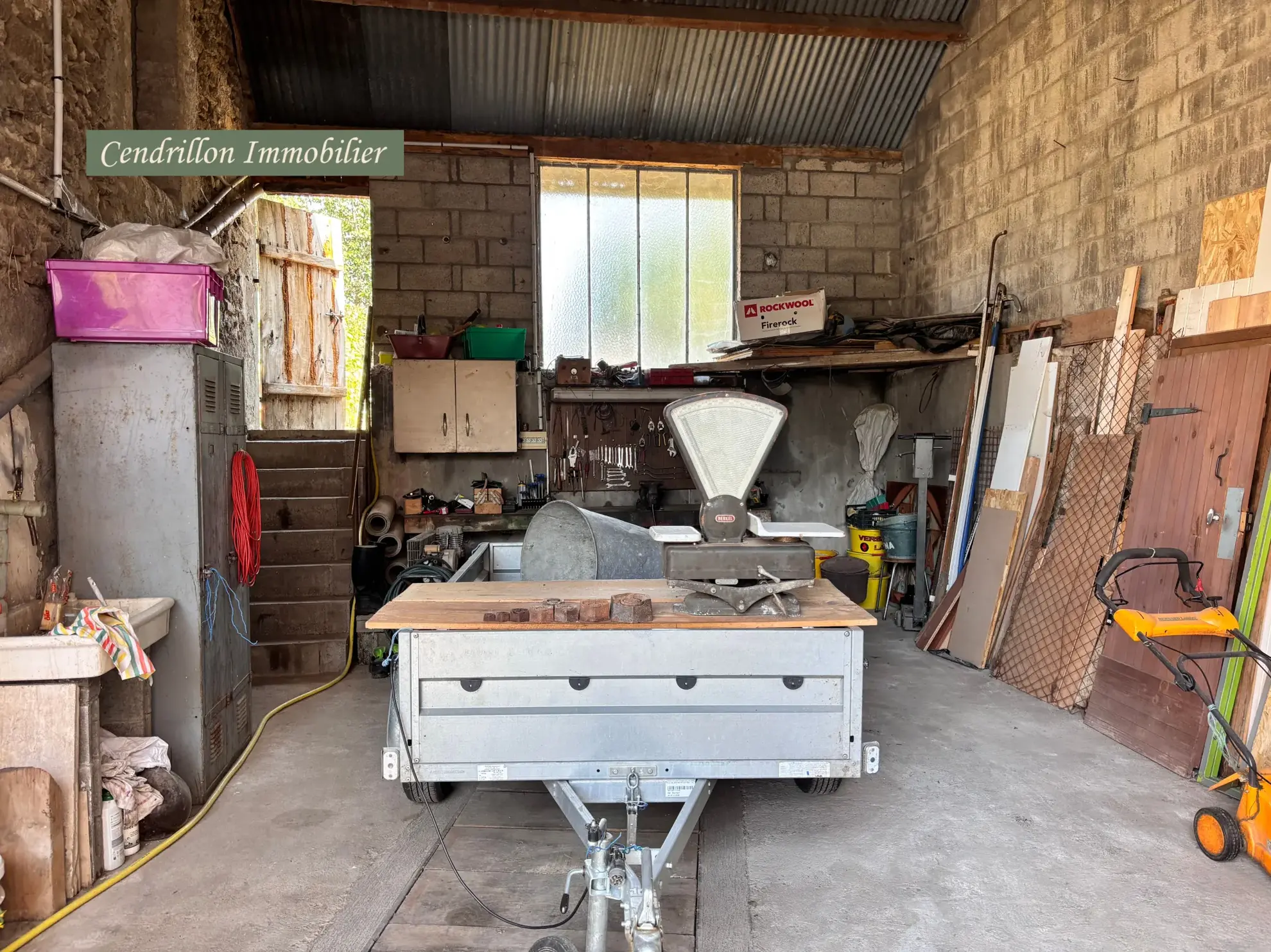 Maison à vendre à Azat Chatenet, 145 m² avec dépendances et jardin - Opportunité rare 