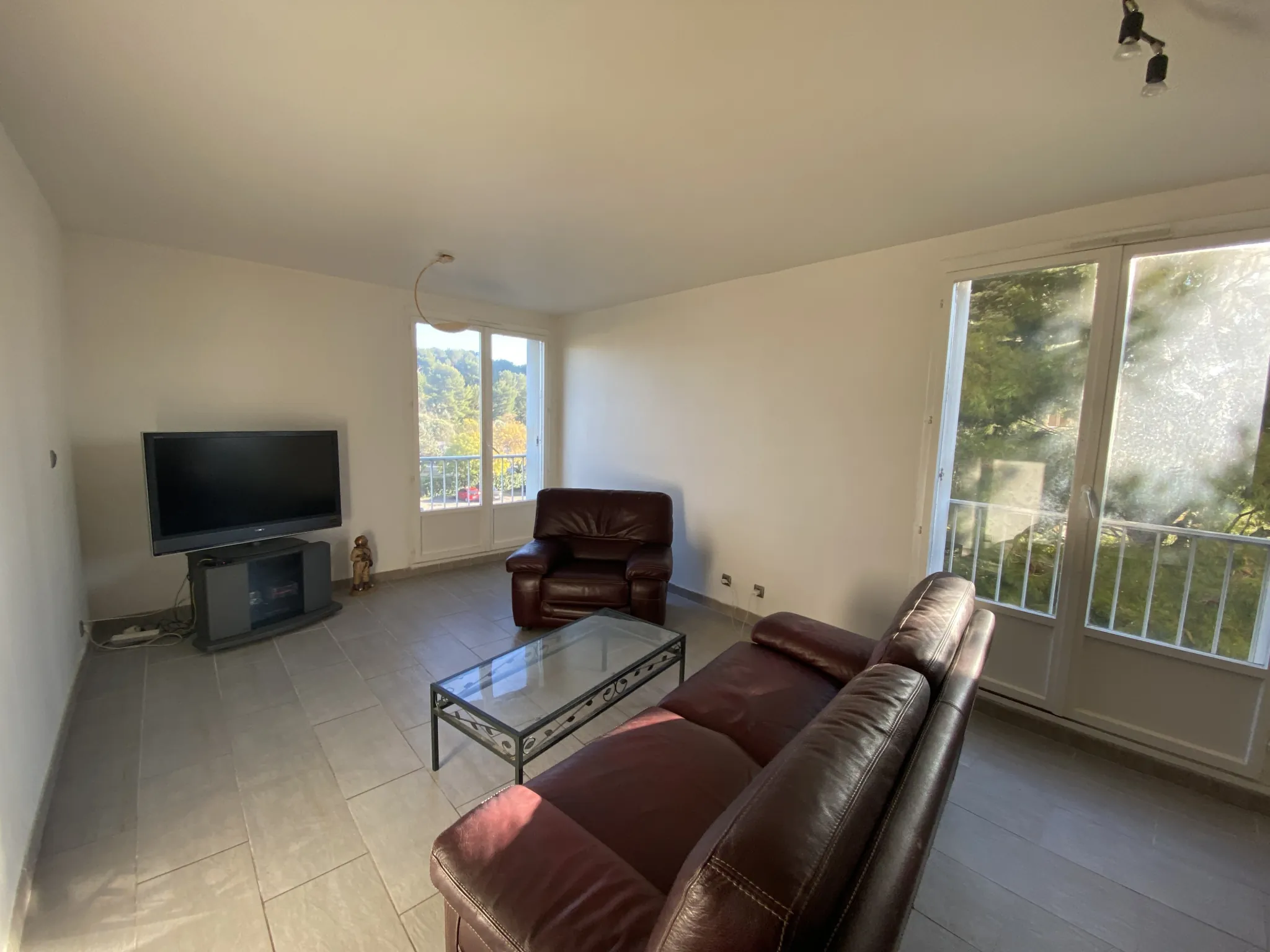 Appartement 3 pièces de 73 m² avec terrasse, parking et cave à Marseille 13 