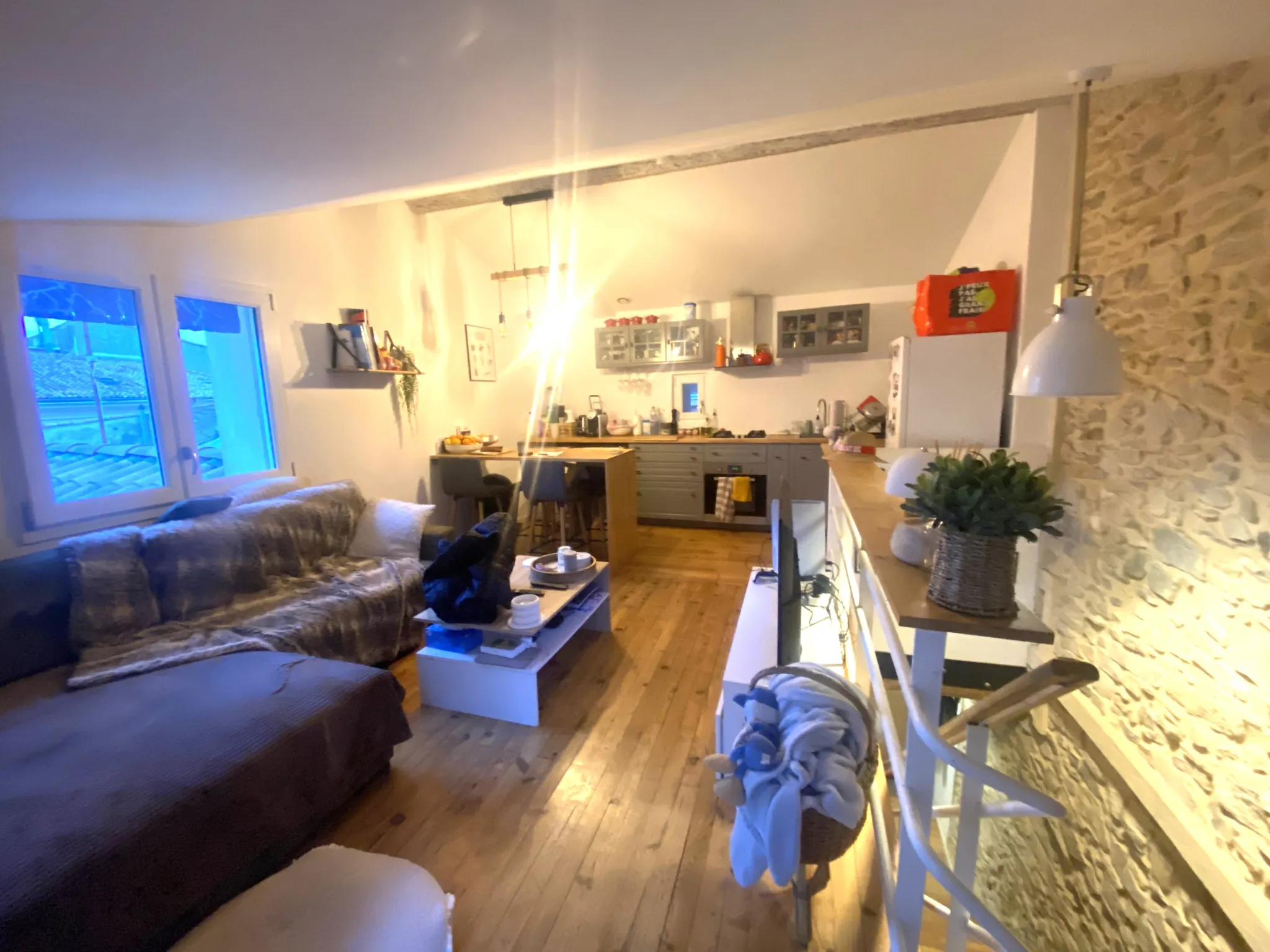 Appartement rénové avec terrasse au centre-ville de Nîmes – Idéal investisseur ou primo-accédant 