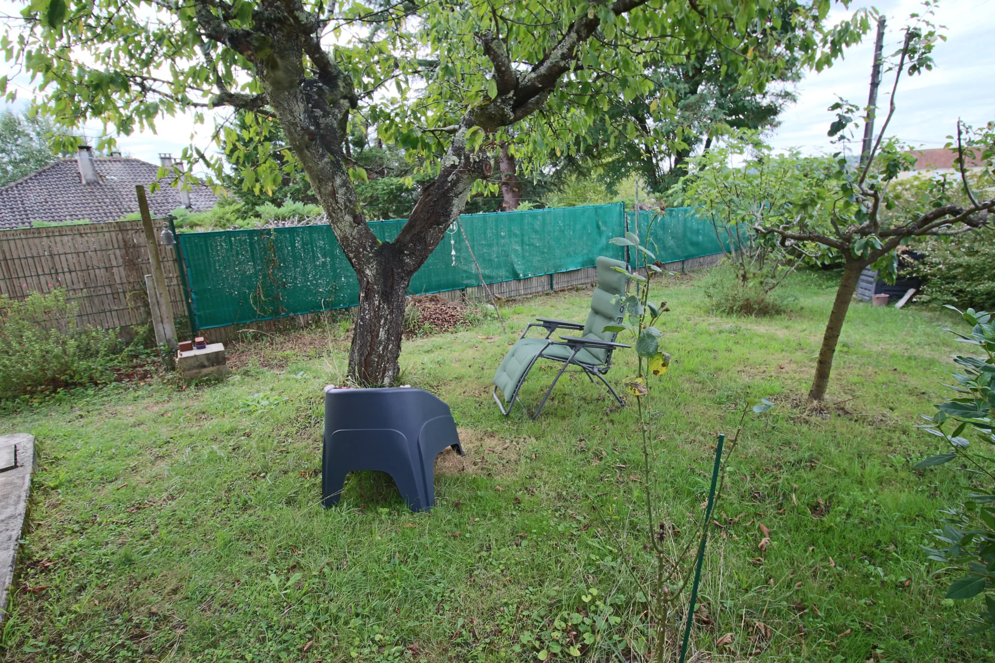 Maison contemporaine de 100 m² à Puy l'Évêque, rénovée, avec jardin clos et garage 