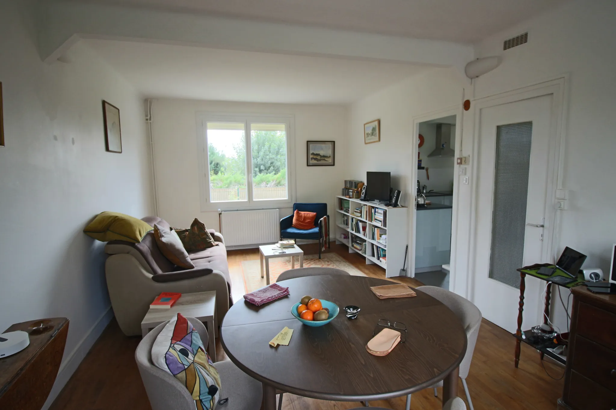 Maison contemporaine de 100 m² à Puy l'Évêque, rénovée, avec jardin clos et garage 