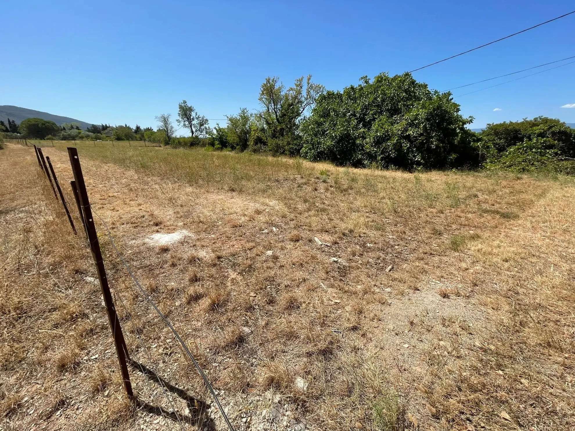 Terrain de loisir à vendre à Capendu, 1500 m² dans zone résidentielle peu habitée