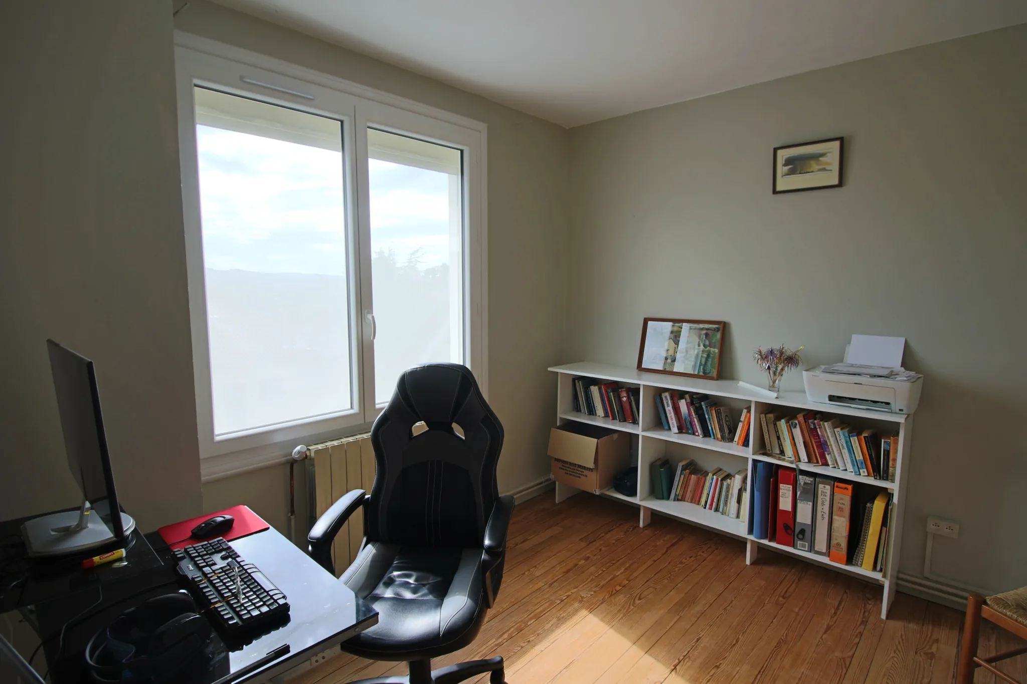 Maison contemporaine de 100 m² à Puy l'Évêque, rénovée, avec jardin clos et garage 