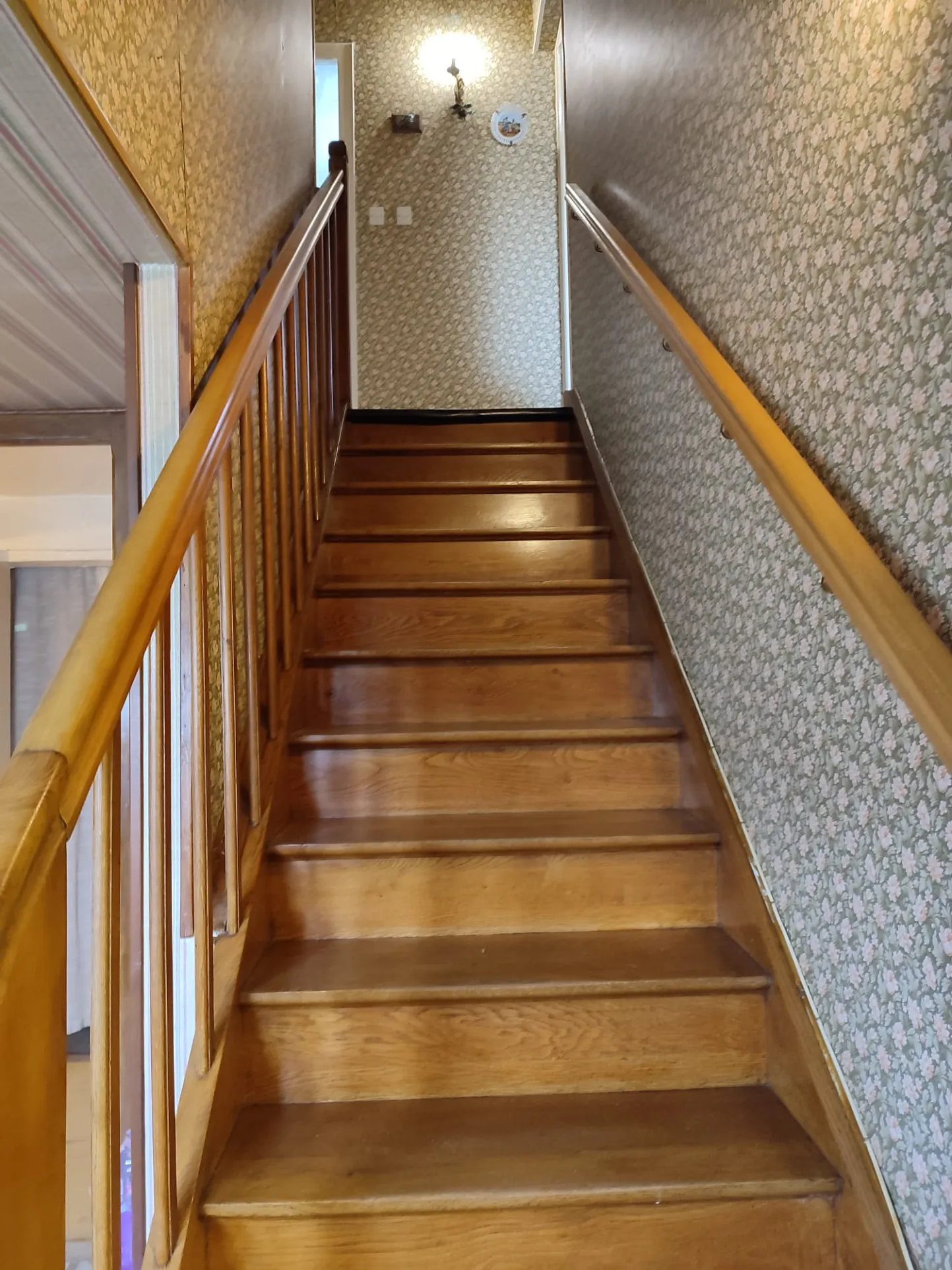 Charmante maison à rénover à Remilly – 89m² avec garage et terrasse 