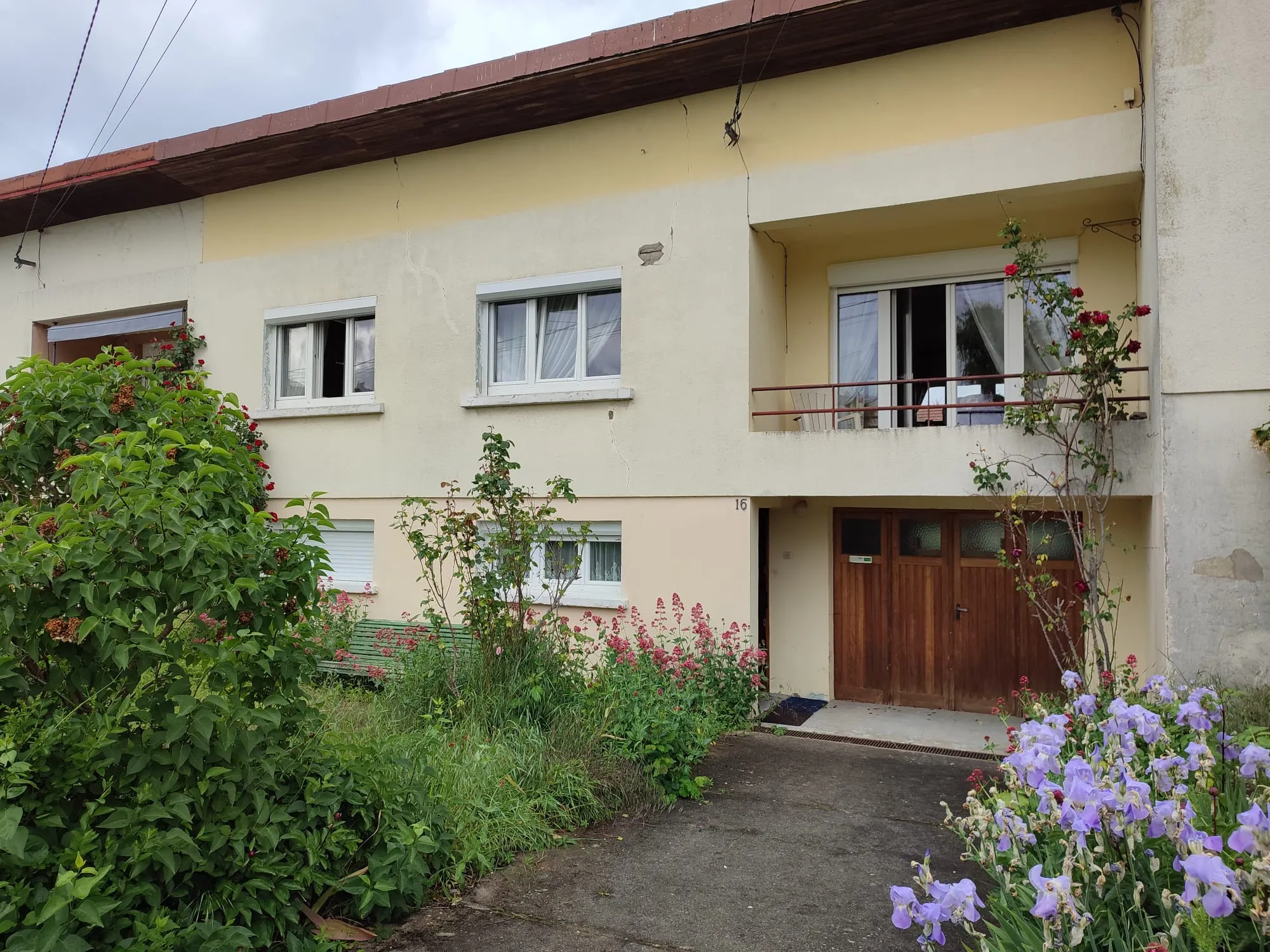 Charmante maison à rénover à Remilly – 89m² avec garage et terrasse 