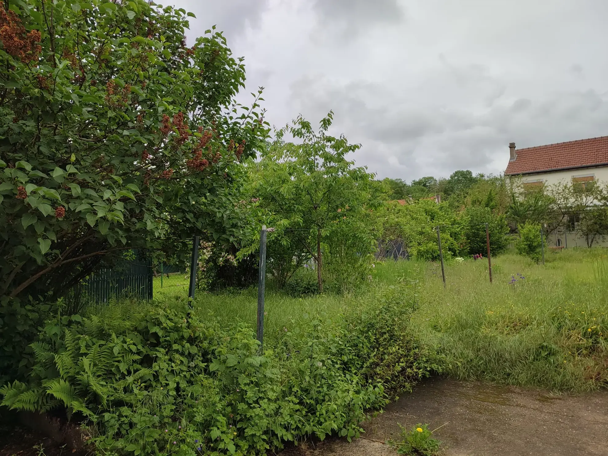 Charmante maison à rénover à Remilly – 89m² avec garage et terrasse 