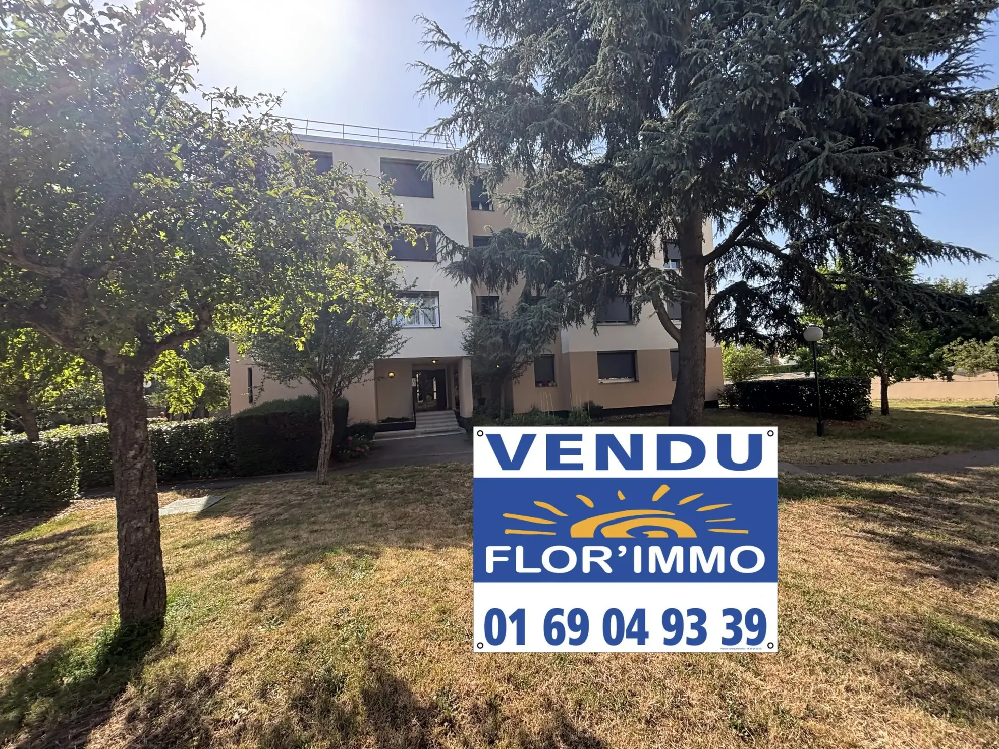 Appartement F2 rénové de 54m² à vendre à Ste Geneviève des Bois