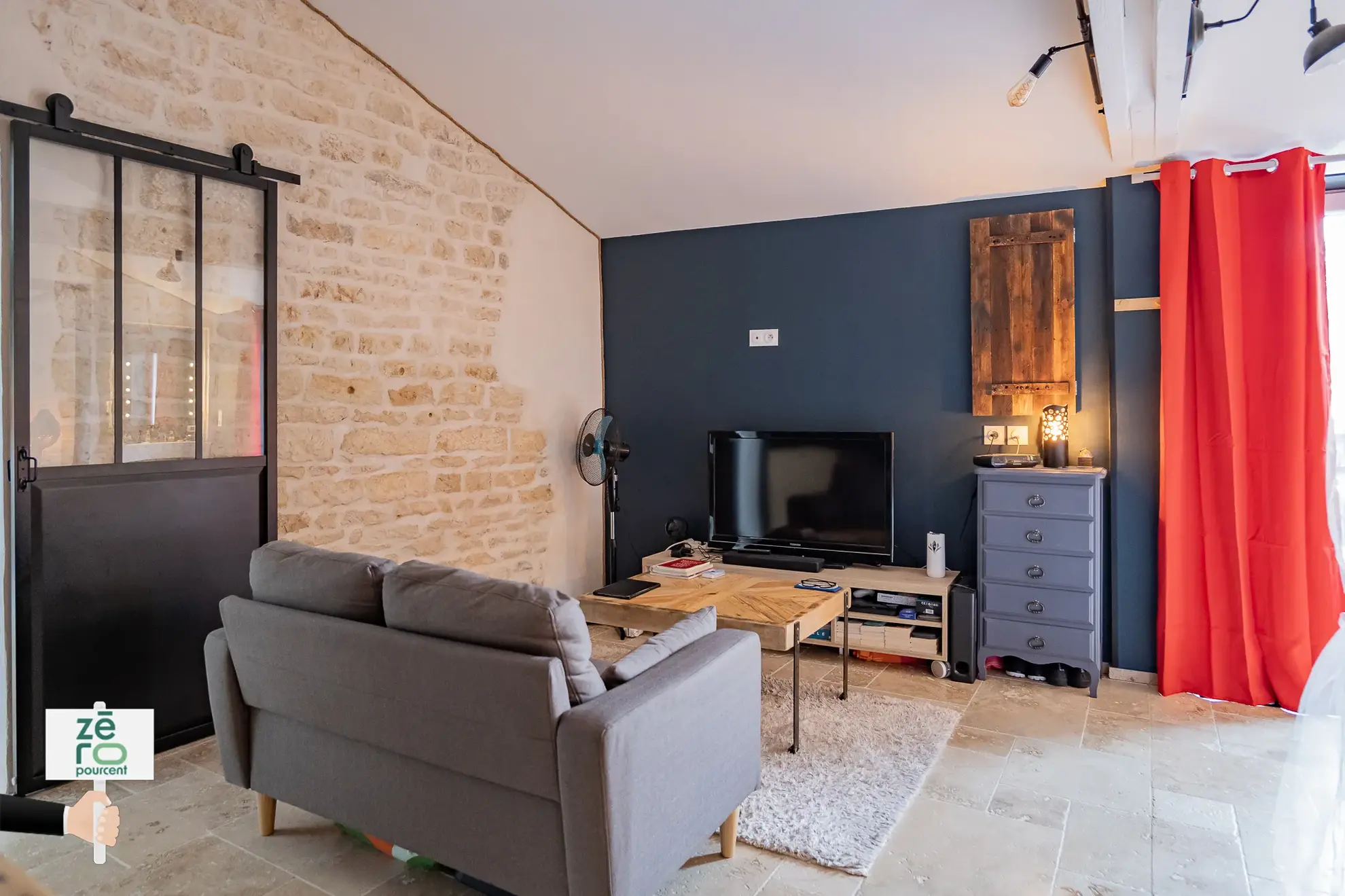 Maison rénovée avec 2 logements communicants à Mouzeuil-Saint-Martin, idéale pour chambres d'hôtes ou résidence familiale 