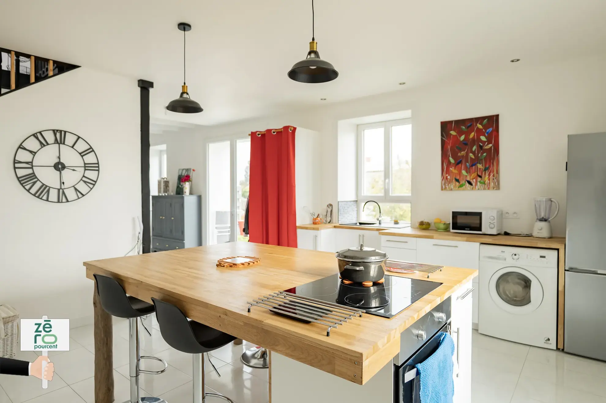 Maison rénovée avec 2 logements communicants à Mouzeuil-Saint-Martin, idéale pour chambres d'hôtes ou résidence familiale 