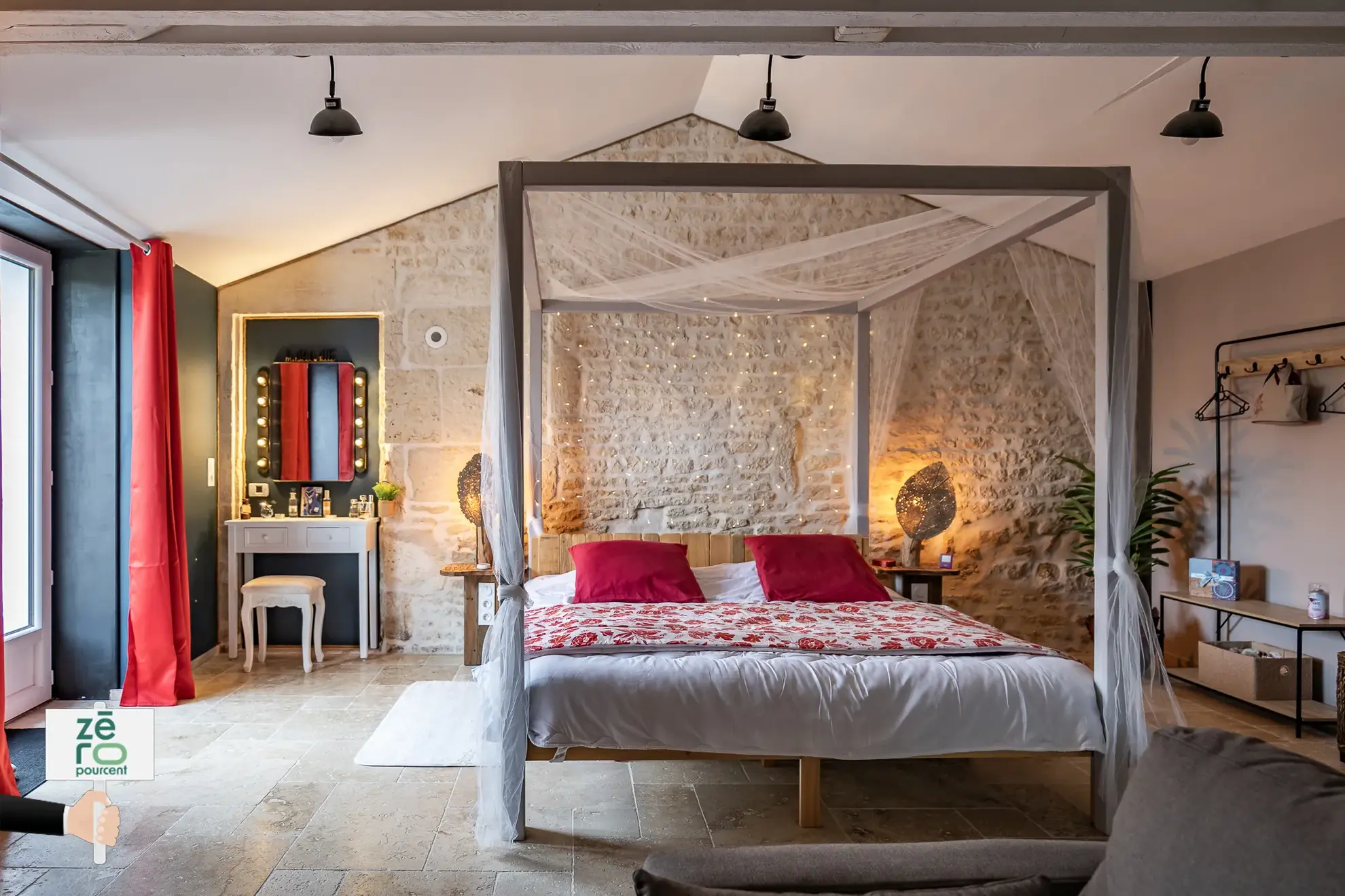 Maison rénovée avec 2 logements communicants à Mouzeuil-Saint-Martin, idéale pour chambres d'hôtes ou résidence familiale 