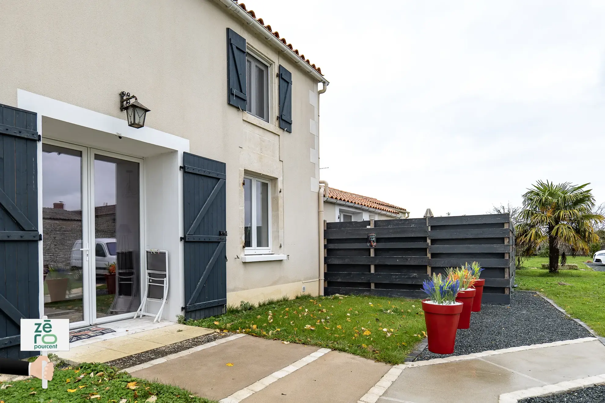 Maison rénovée avec 2 logements communicants à Mouzeuil-Saint-Martin, idéale pour chambres d'hôtes ou résidence familiale 
