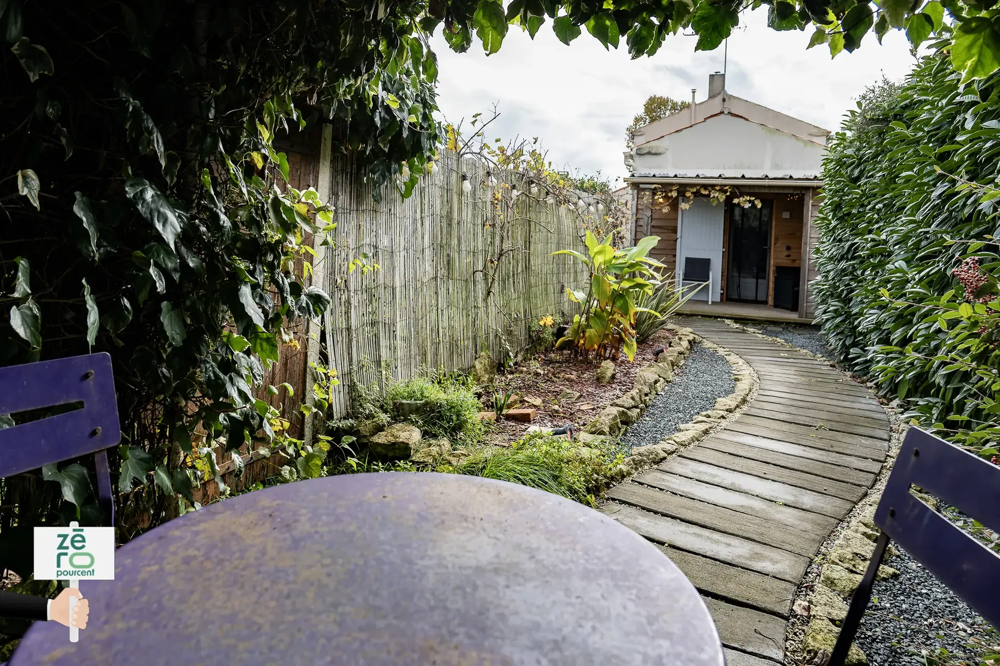 Maison rénovée avec 2 logements communicants à Mouzeuil-Saint-Martin, idéale pour chambres d'hôtes ou résidence familiale 