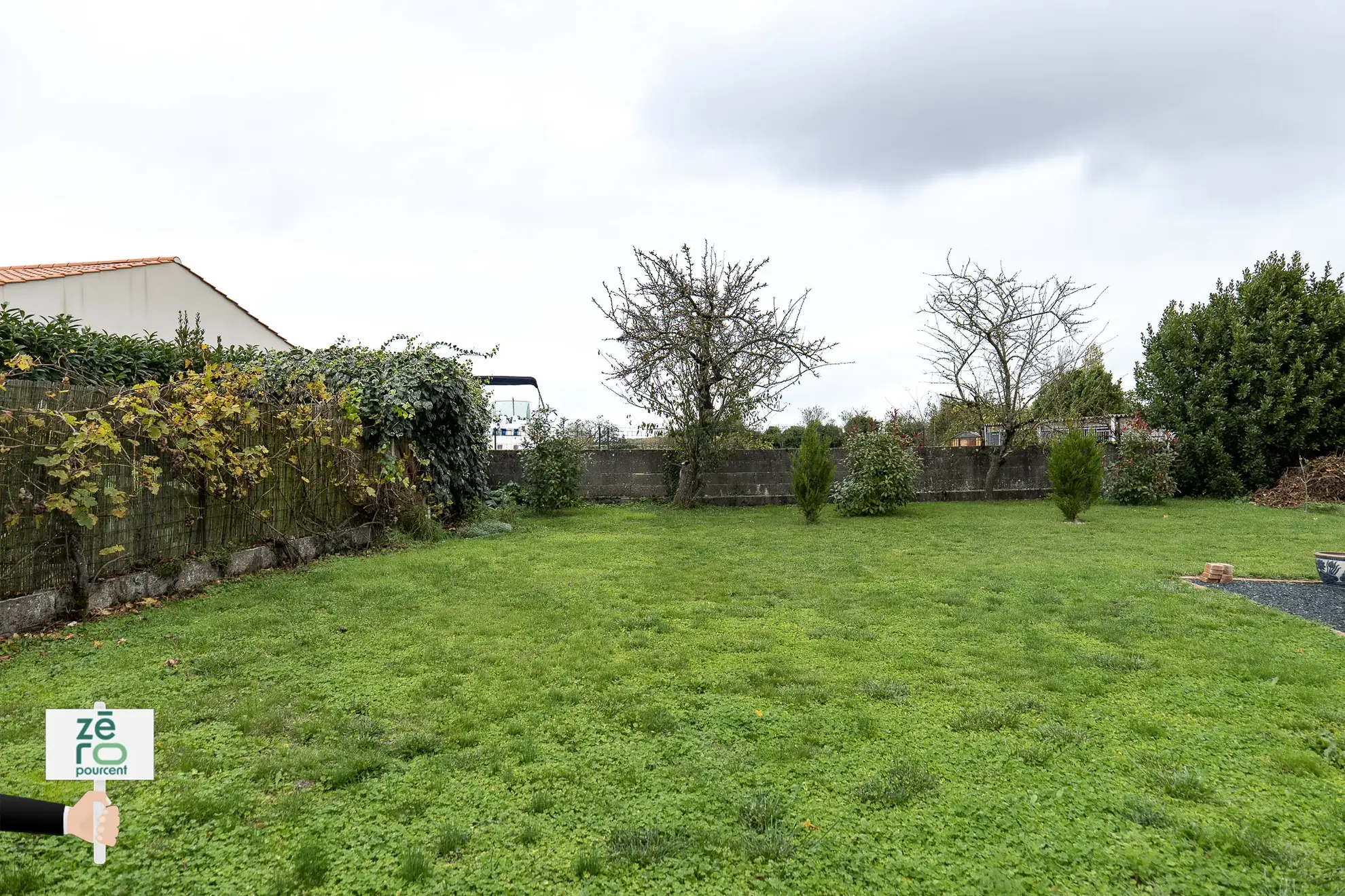 Maison rénovée avec 2 logements communicants à Mouzeuil-Saint-Martin, idéale pour chambres d'hôtes ou résidence familiale 