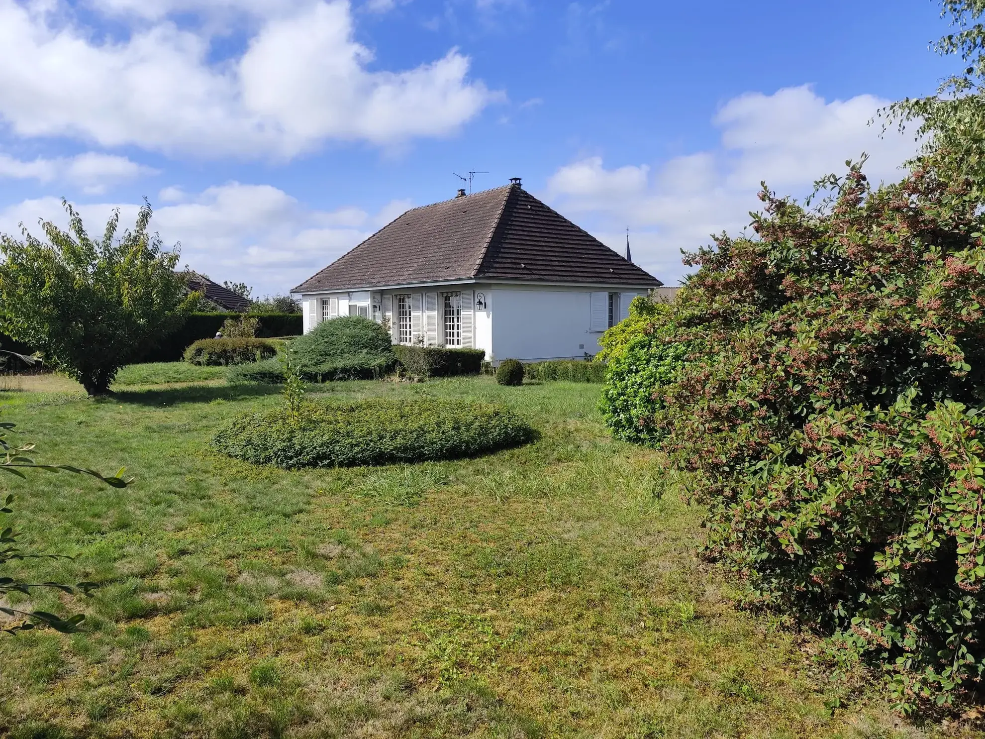 À vendre maison de plain-pied avec sous-sol à Damigny - 97,43 m²