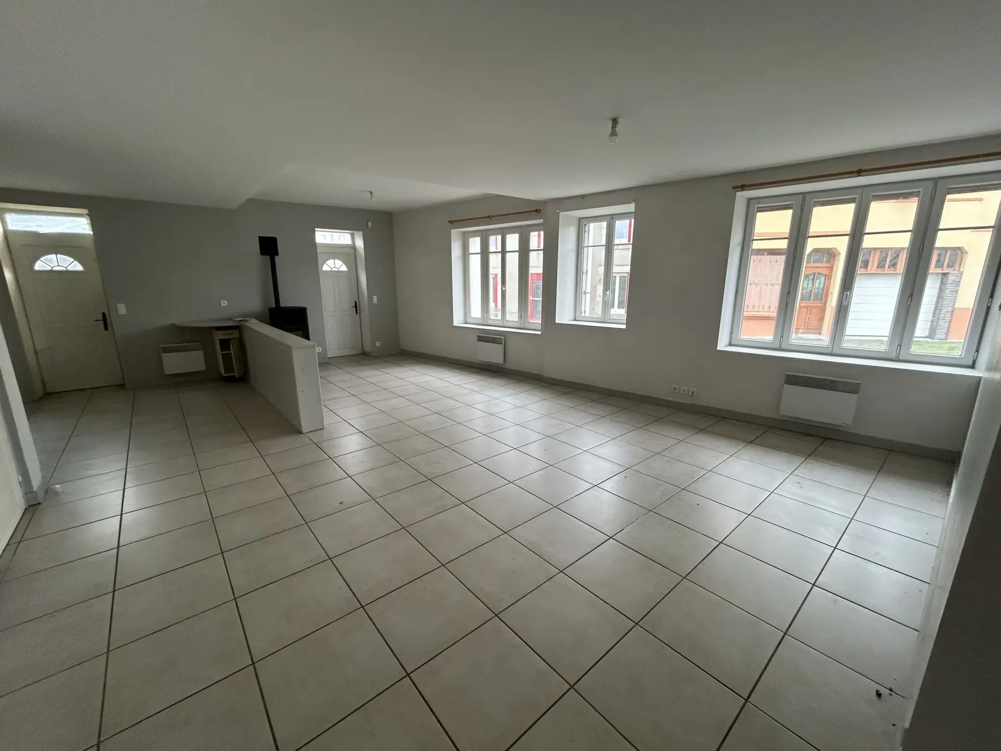 Belle maison de village de 146 m² à Lachaux avec jardin et parking 