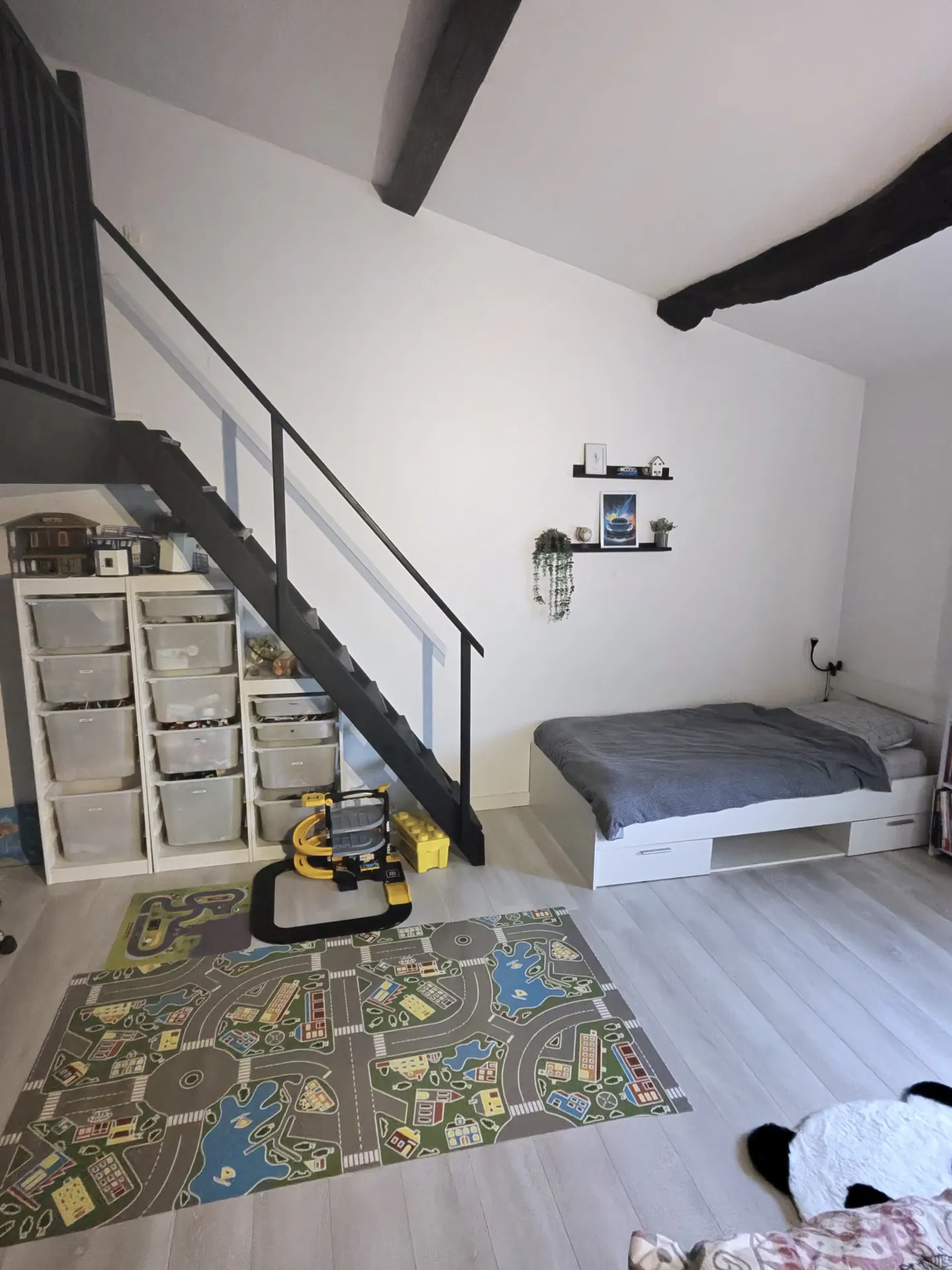 Maison de village rénovée avec deux appartements et cour à Valras Plage 