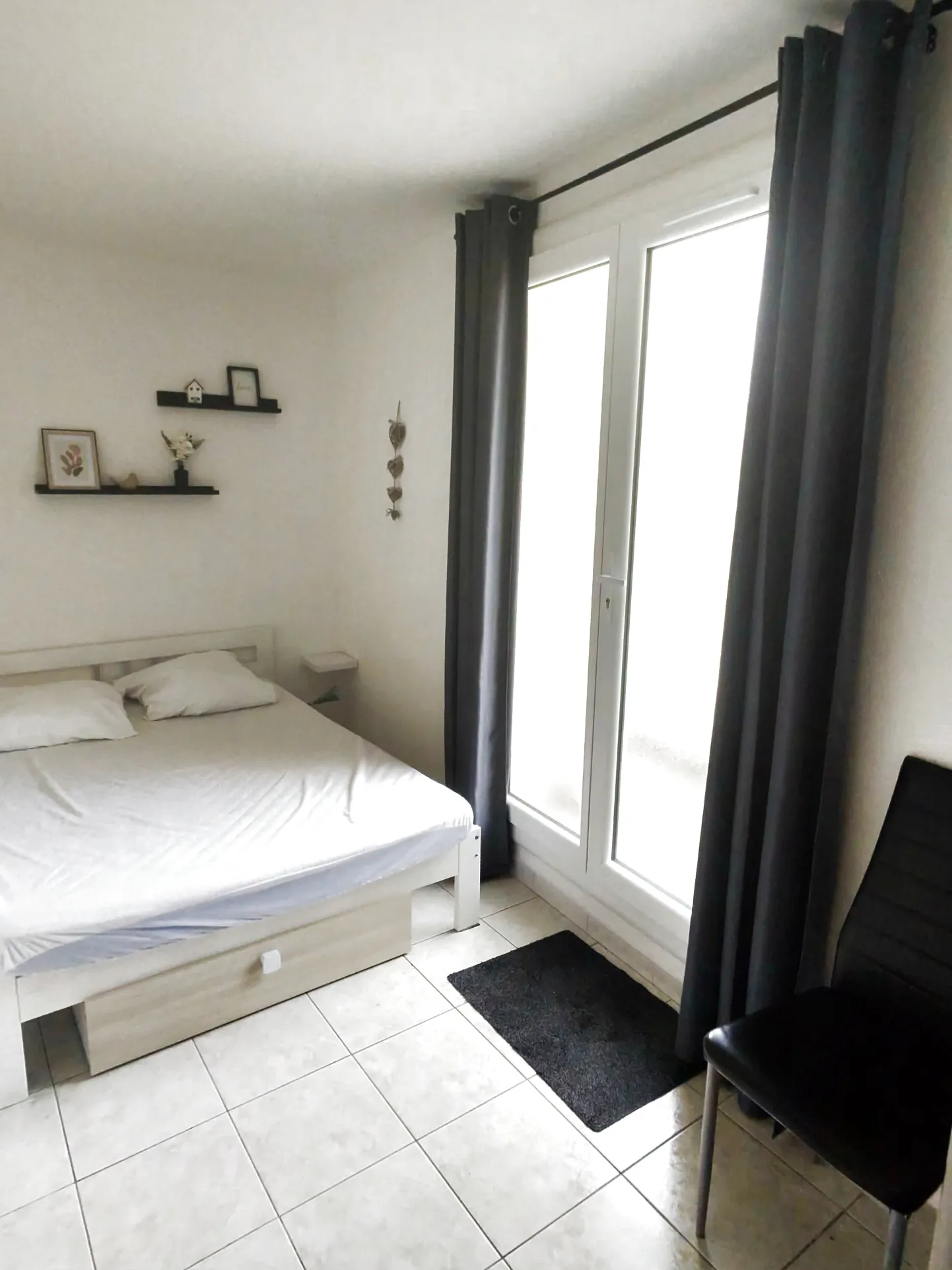 Maison de village rénovée avec deux appartements et cour à Valras Plage 