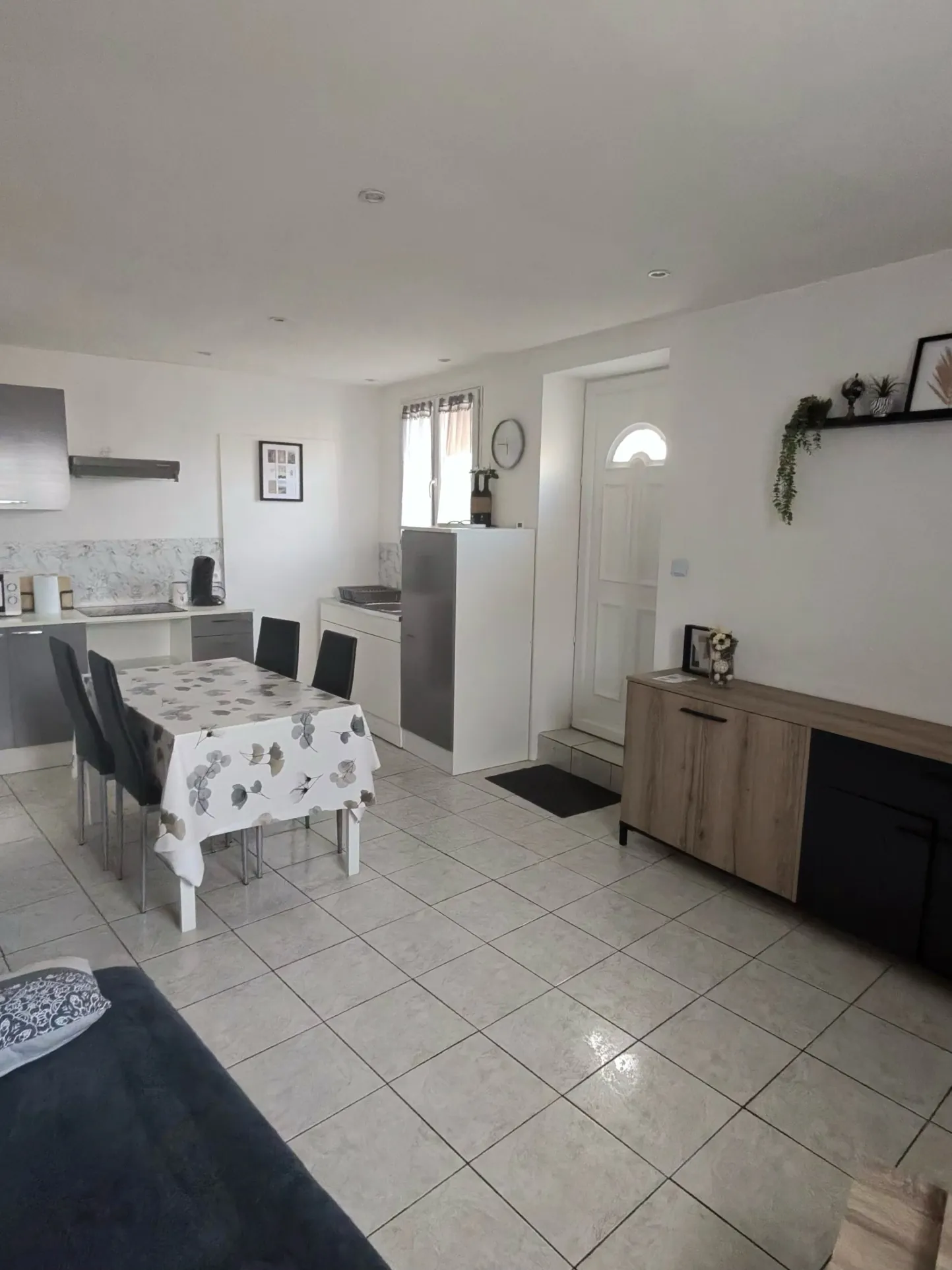 Maison de village rénovée avec deux appartements et cour à Valras Plage 