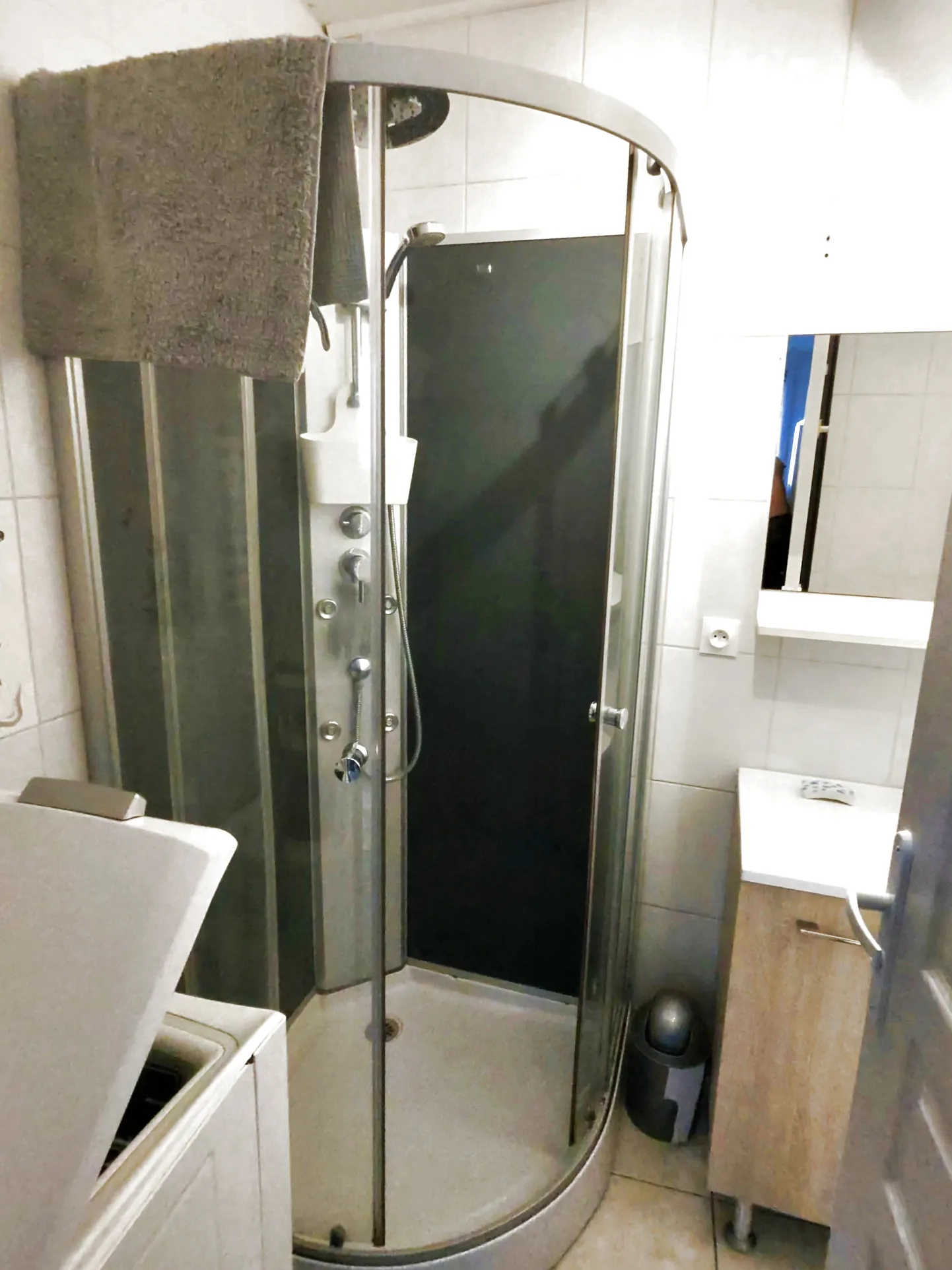 Maison de village rénovée avec deux appartements et cour à Valras Plage 